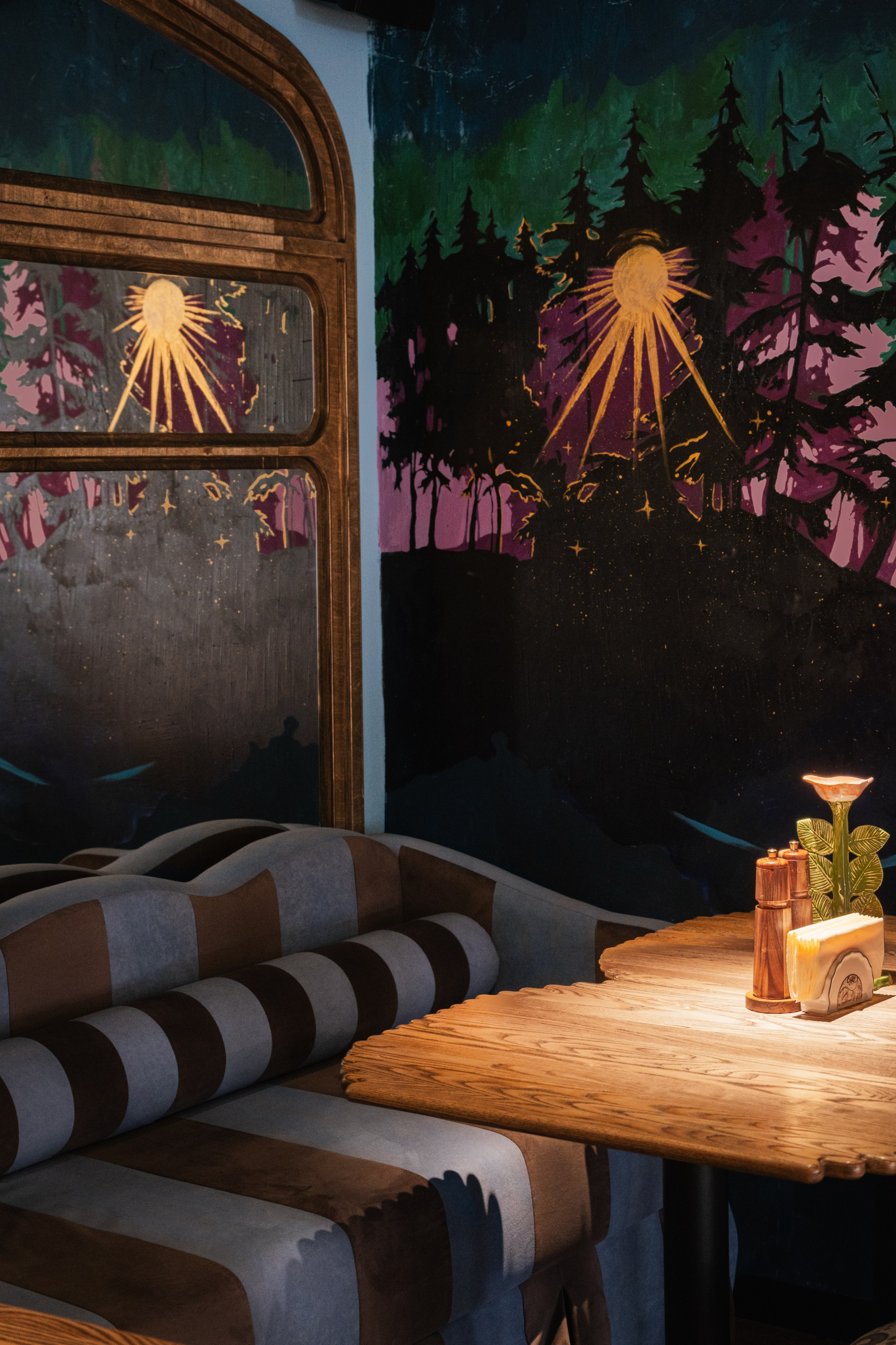 Lili Restaurant by Yana Aspanadze. Ekaterina Symidi. Interior Photographer