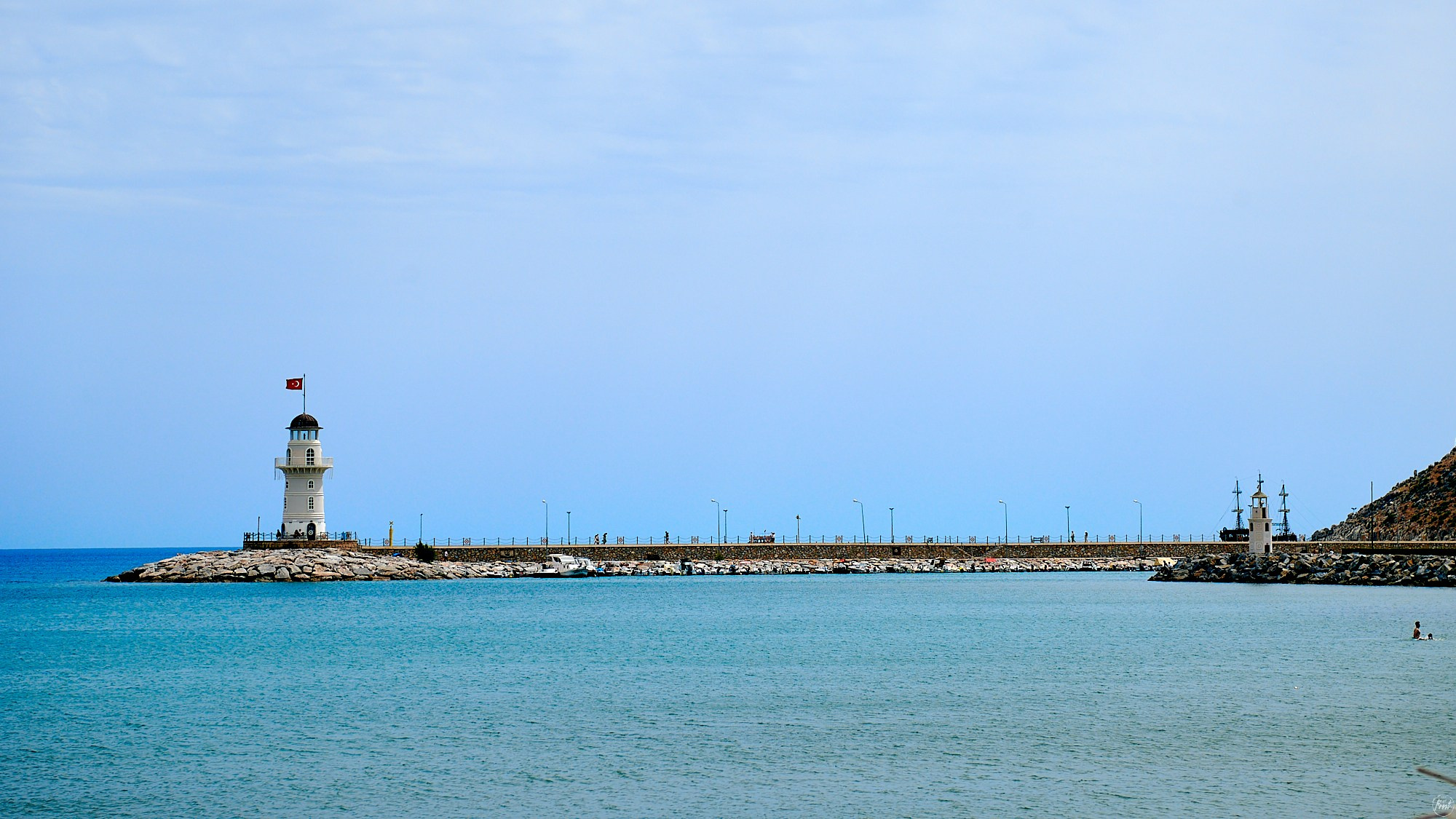 Alanya, Türkiye. May 2024. Фотографии отовсюду и обо всем