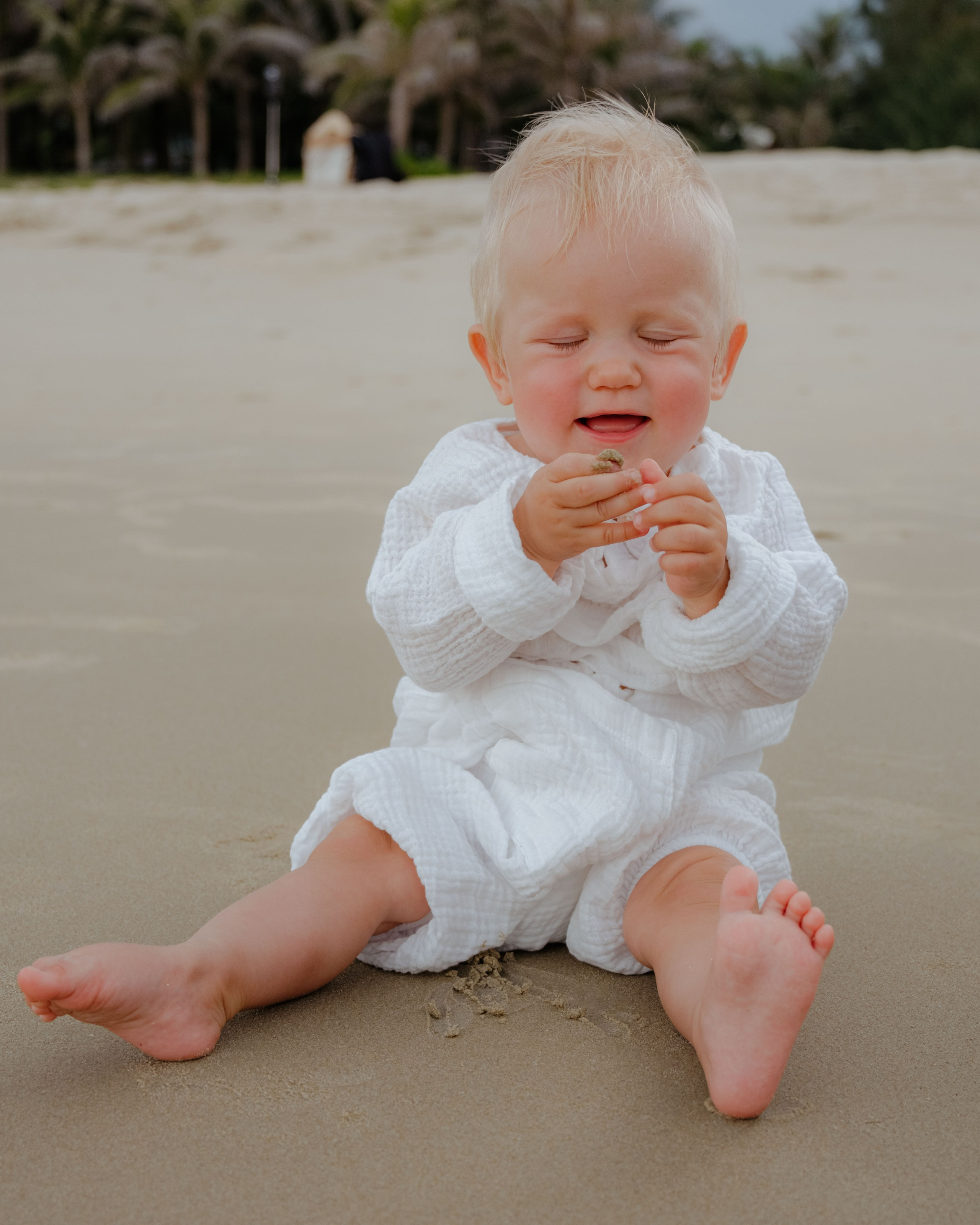 Mother and daughters. Portrait photographer Nha Trang | Julia Meshanina