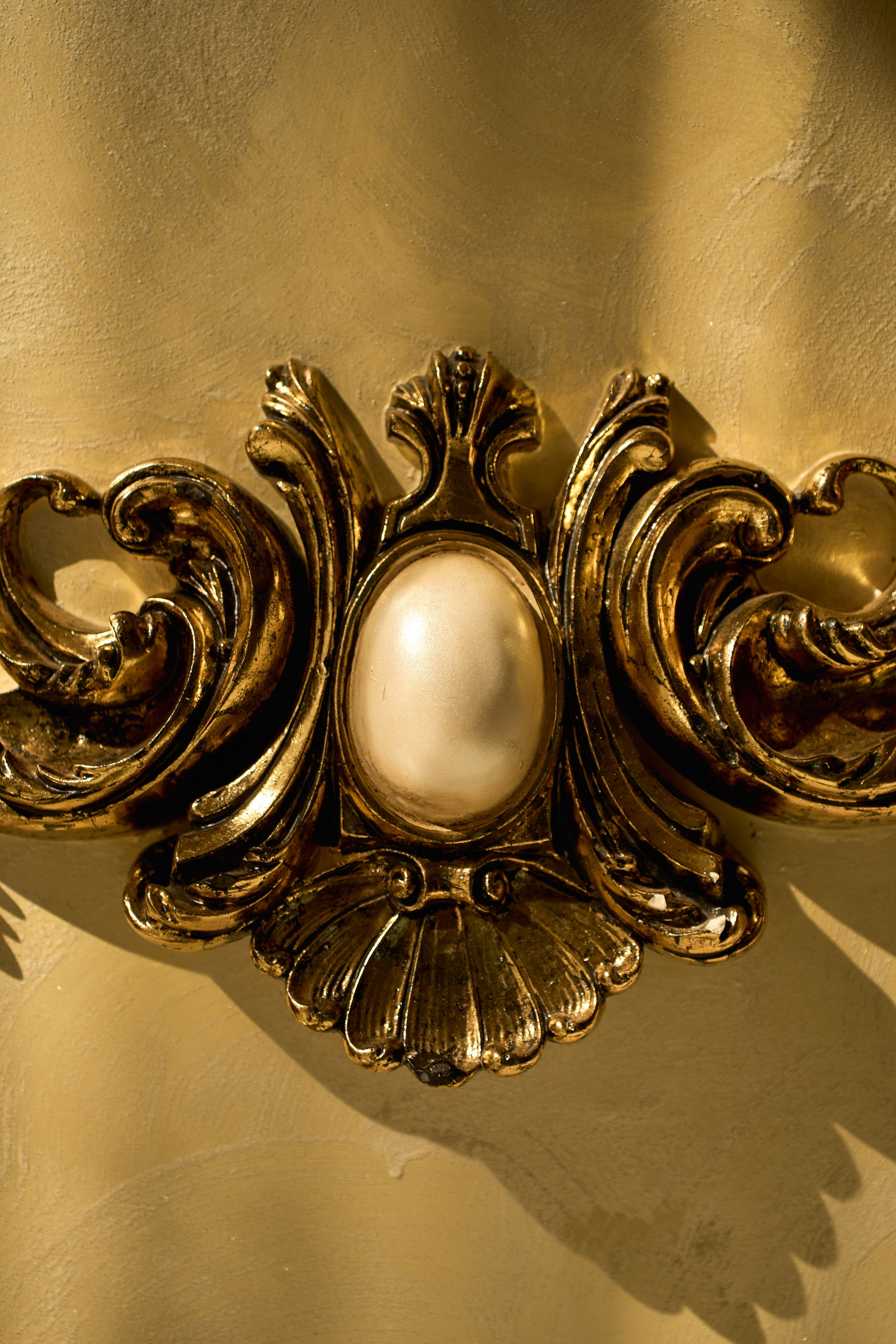 Красивое и чувственное сватовство Рафаэля & Алины в GOLDEN PALACE от ТВИНС СТУДИО. ТВИНС СТУДИО — лучшие свадебные фотографы и видеографы в Краснодаре