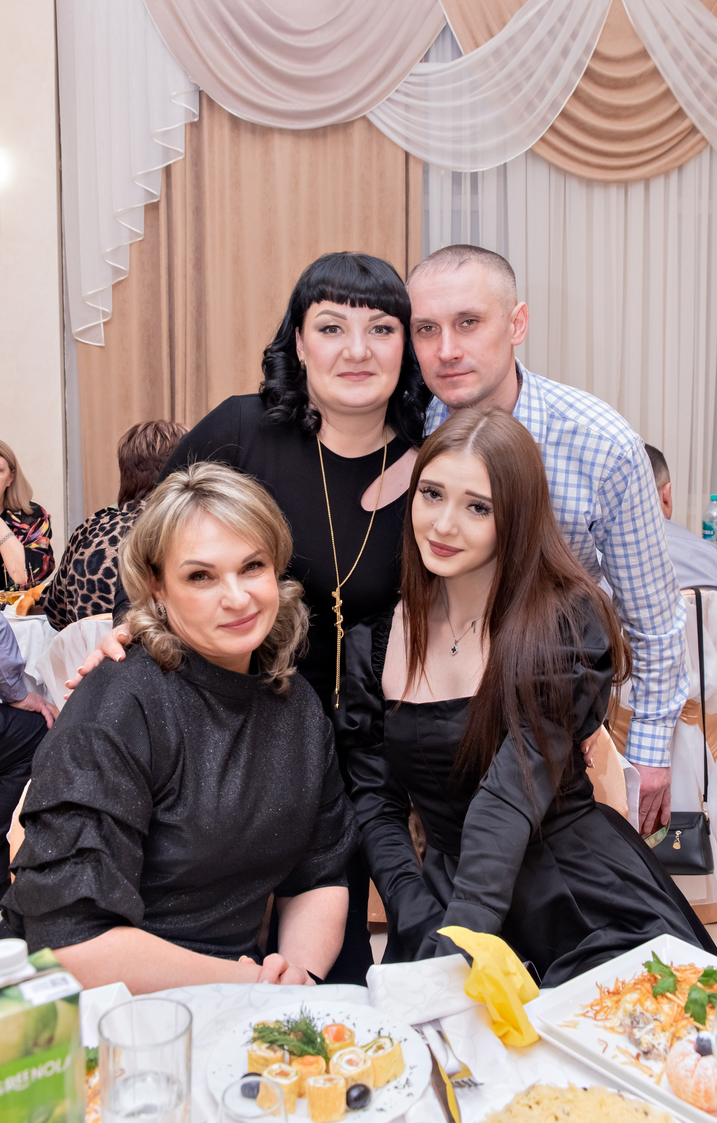 Юбилей Ирины. Ведущая — Наталья Белозерова. Банкетный зал — столовая Радио Завода. Семейный и портретный фотограф Кыштым Челябинск Марина Шигапова