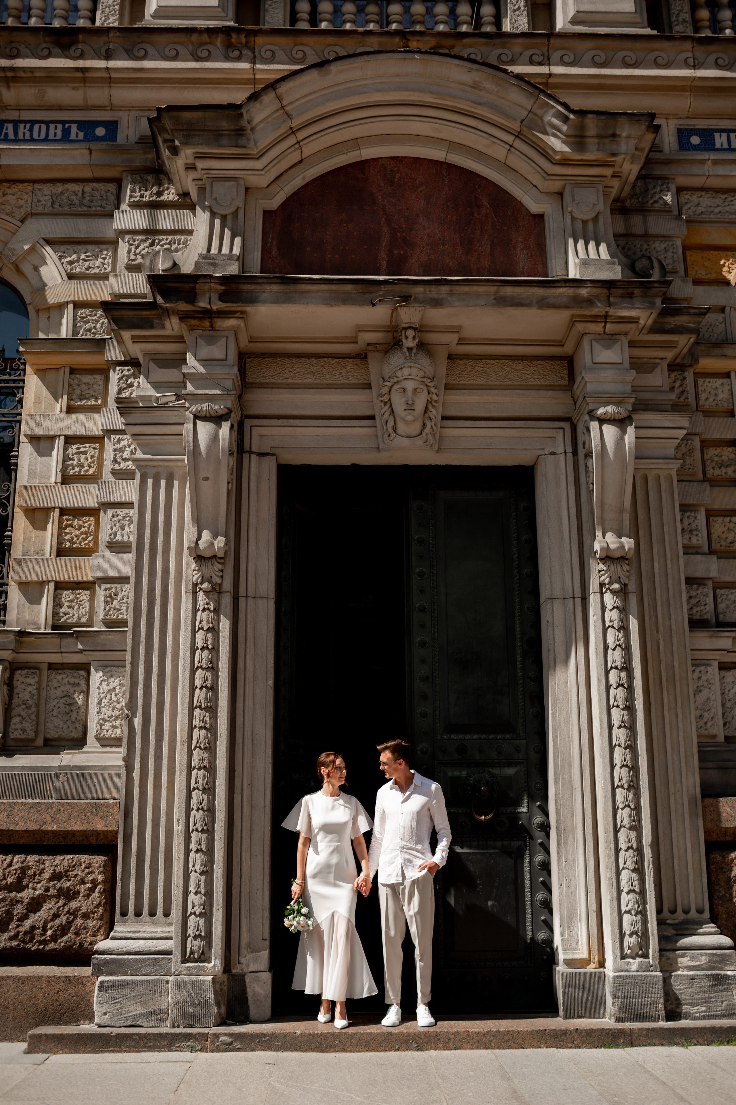 Свадебная фотопрогулка по улицам Петербурга. Свадебный фотограф Кирилл Белый