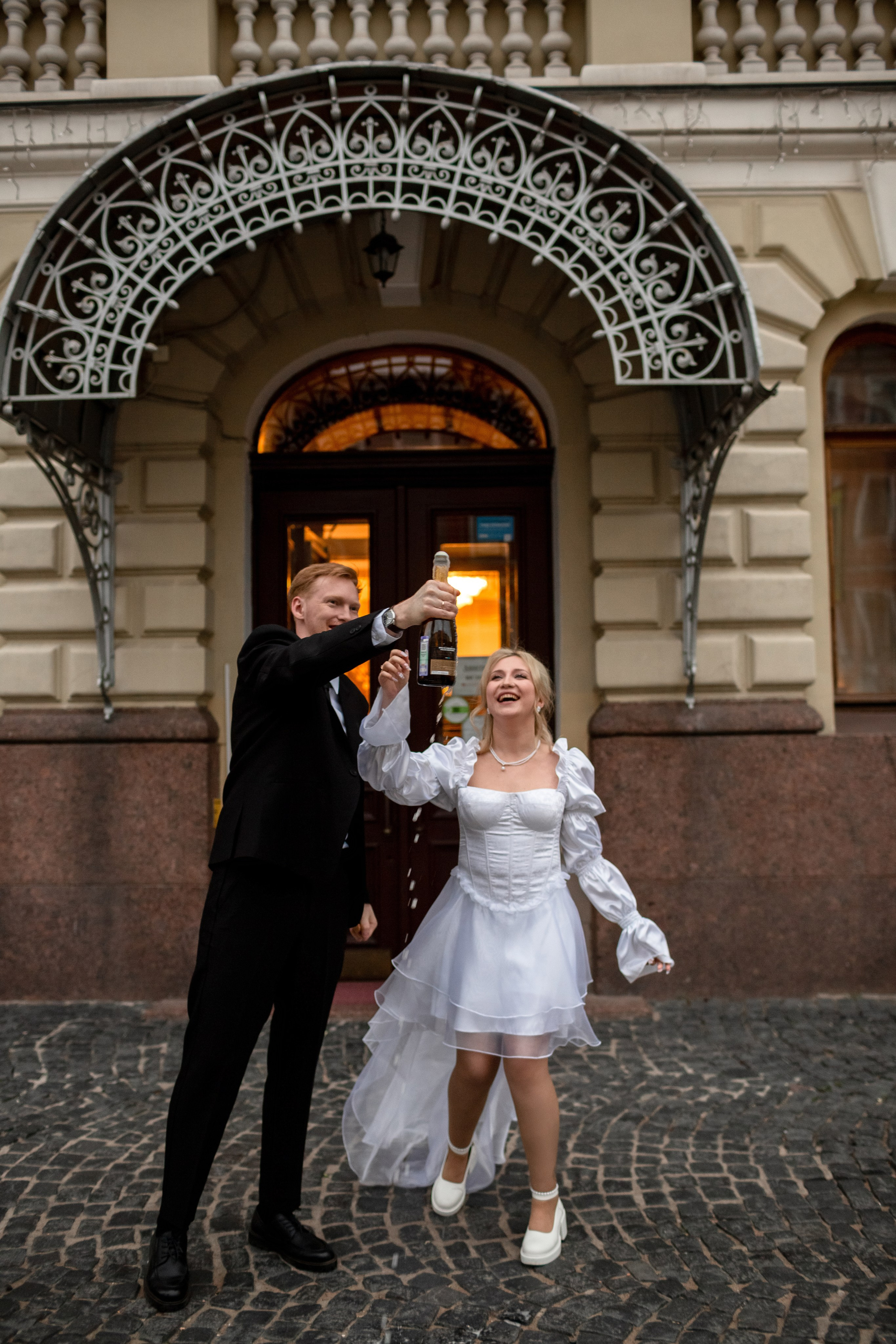 Свадебная фотопрогулка по улицам Петербурга. Свадебный фотограф Кирилл Белый