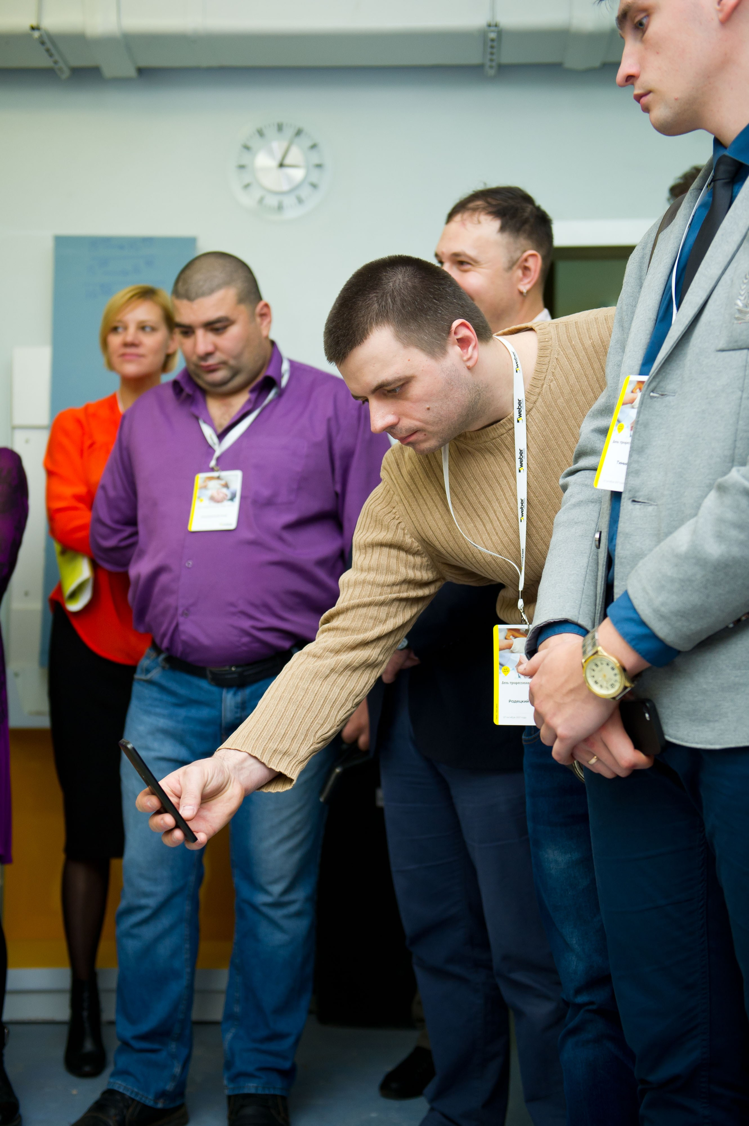 Saint-Gobain демонстрационный центр. Встреча блогеров и представителей фирмы. Репортажный фотограф и видеограф Слава Думчев. Тимбилдинги, отчетники, корпоративы