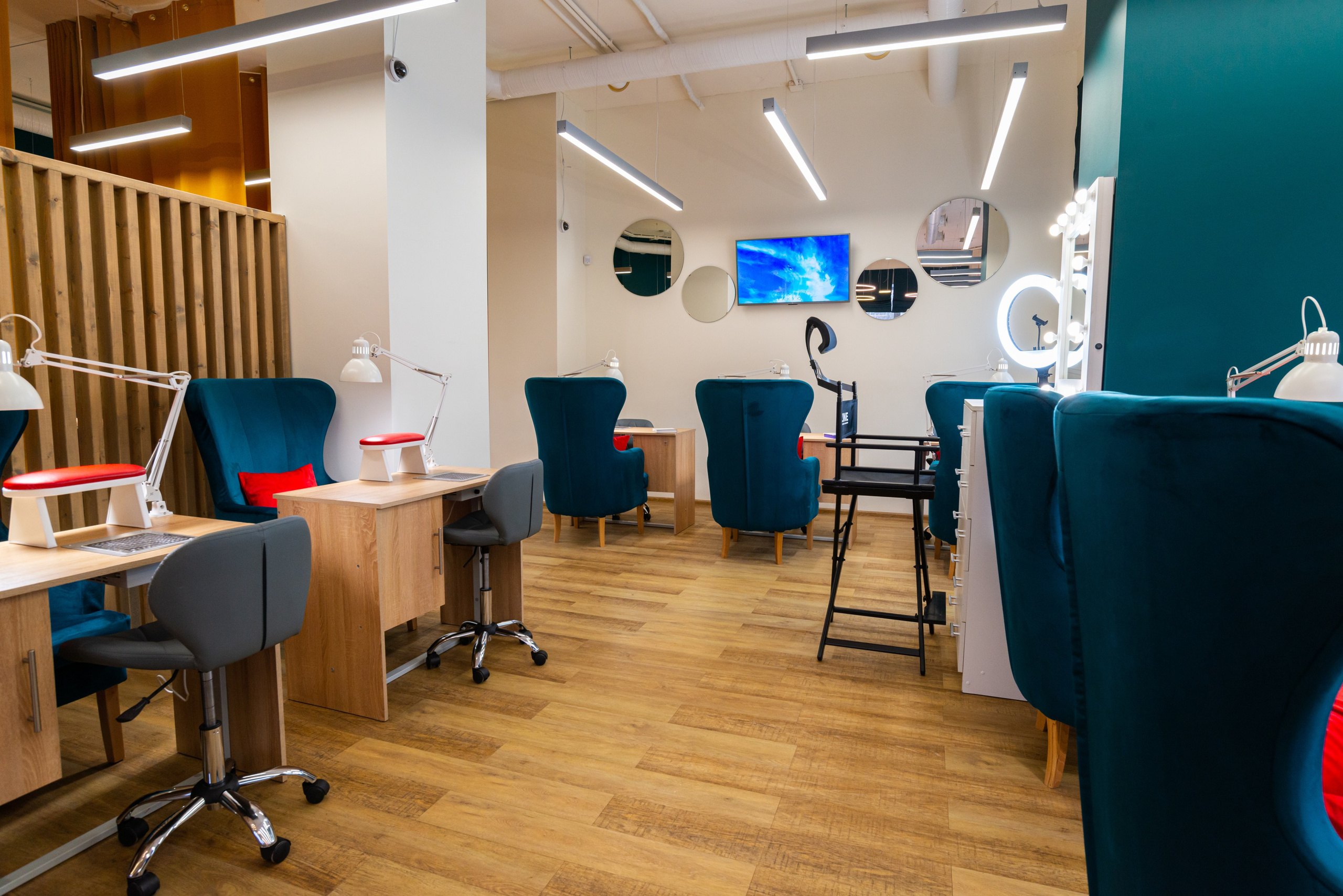 Интерьерная фотосъёмка салонов красоты Force Majeure. Репортажный и персональный фотограф в Москве