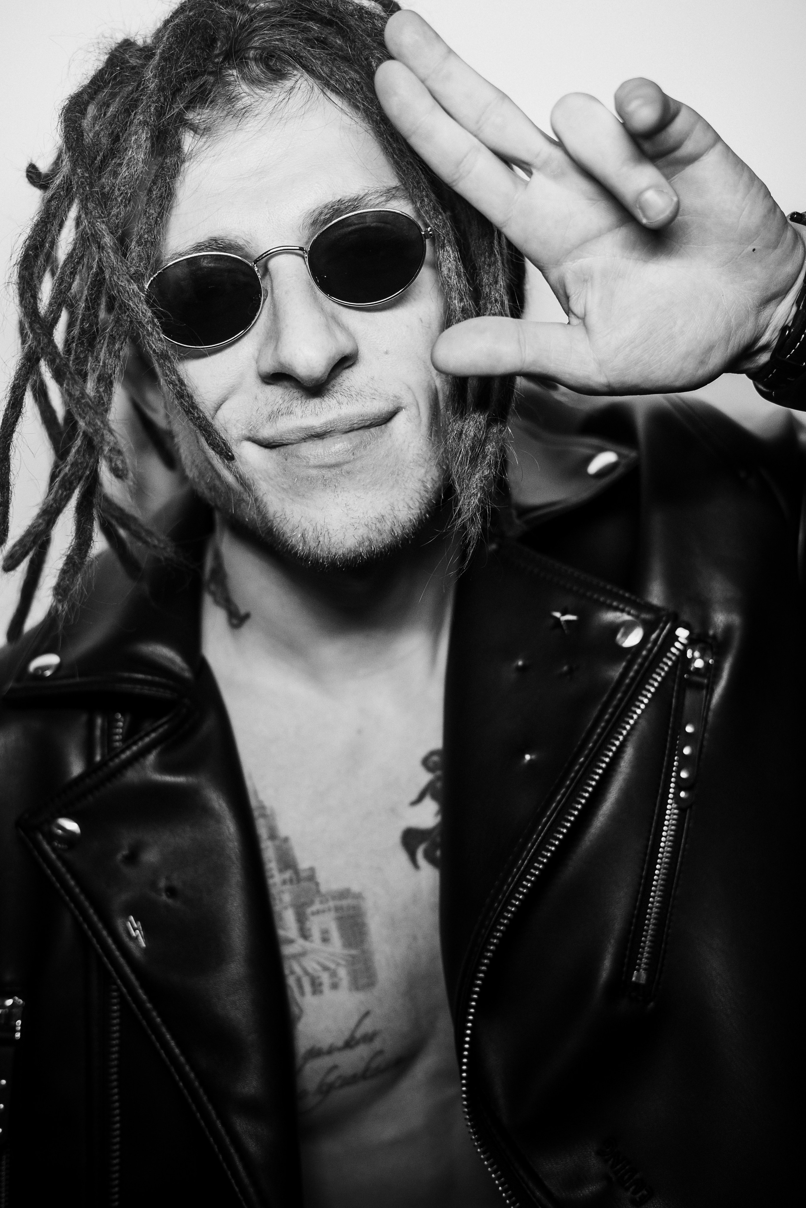 Photographer for musicians, track covers, artist cards, photo preparation for services. Dubai, Moscow. Portrait photographer Moscow, UAE, Oleg Koshmarov