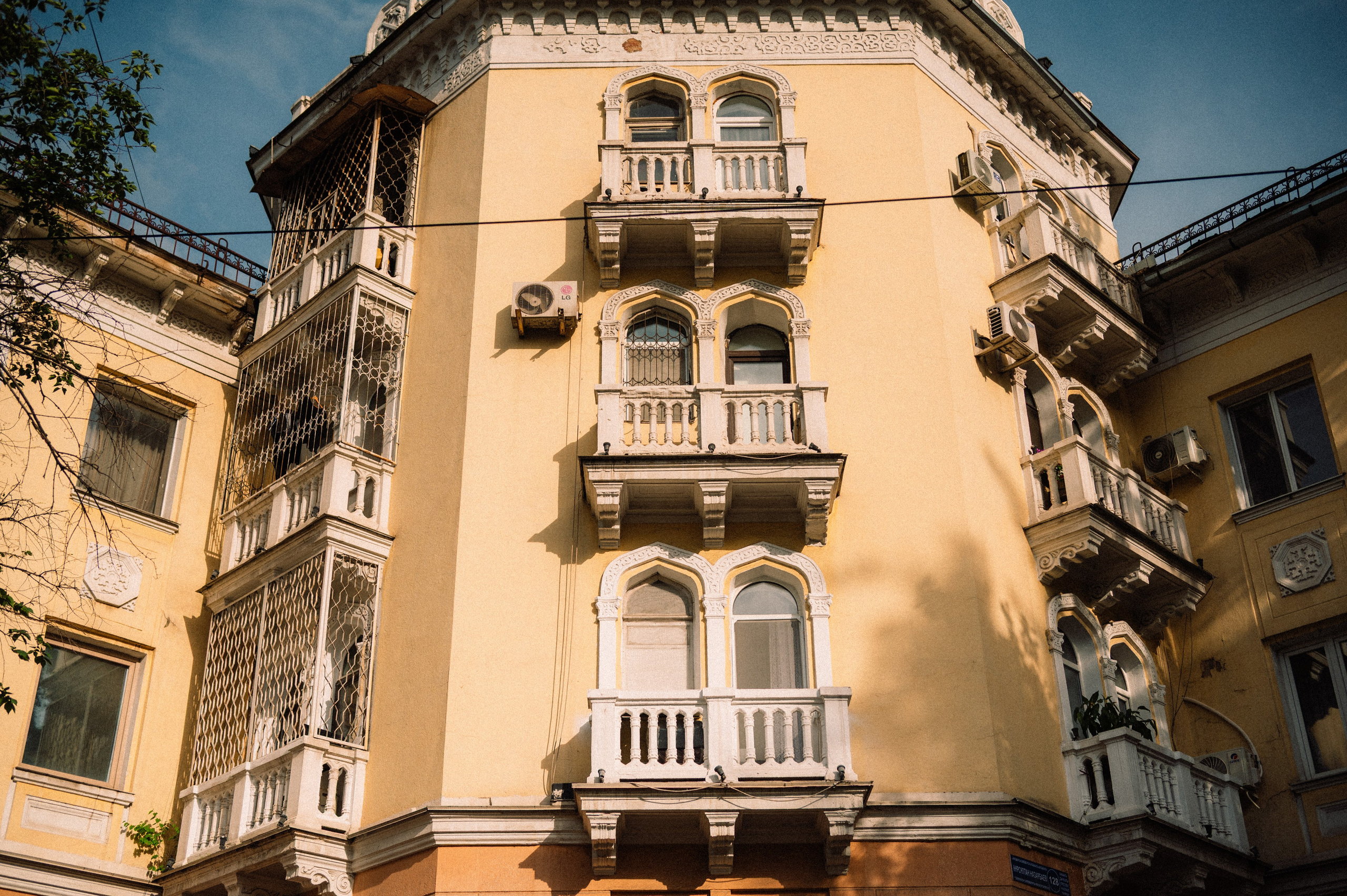 Стрит: Алматы, лето 2025. Фотограф в Алматы — Дарья Фёдорова