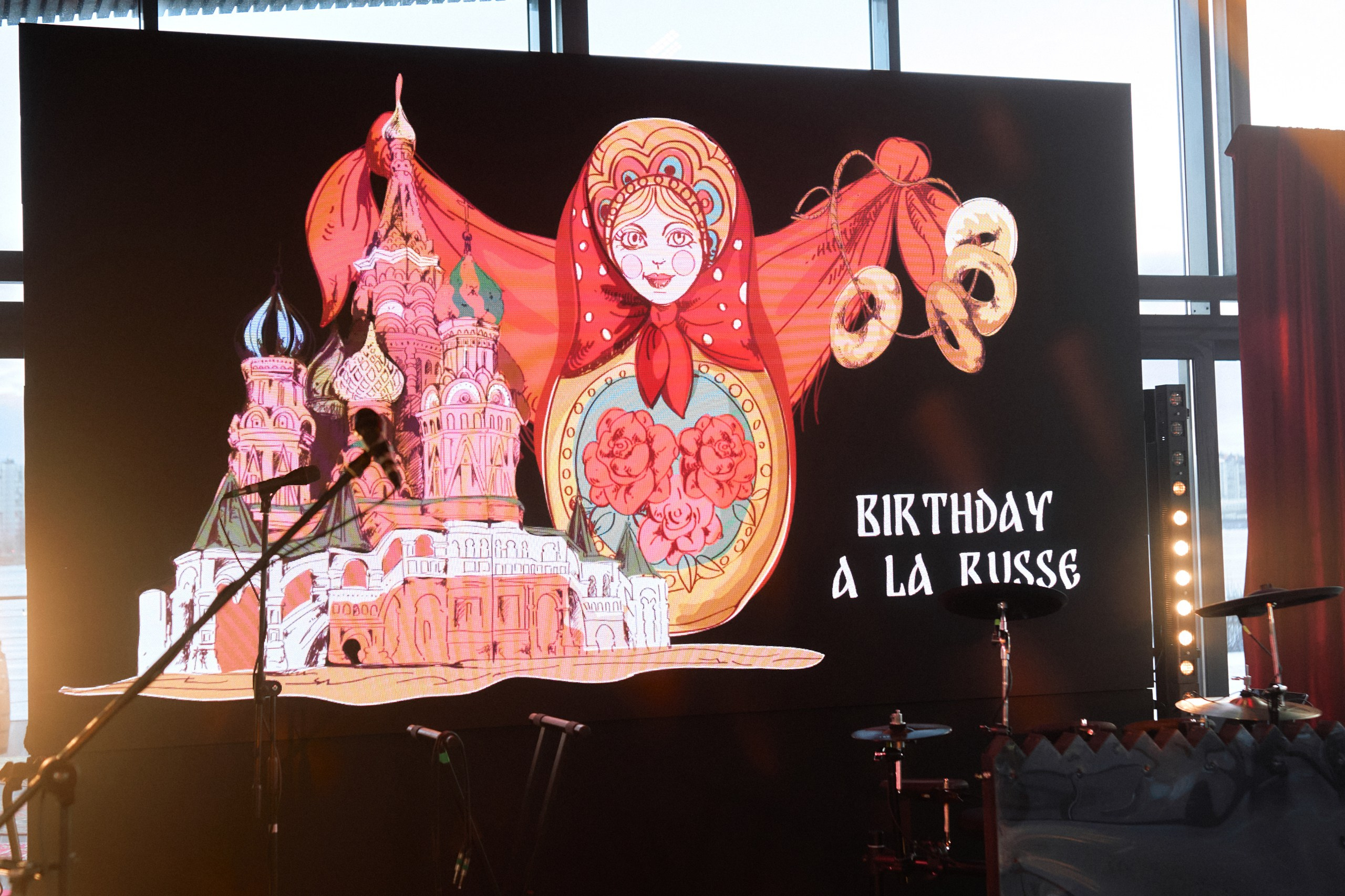 ROYAL BEACH — BIRTHDAY A LA RUSSE. Photographer — ERASTOV