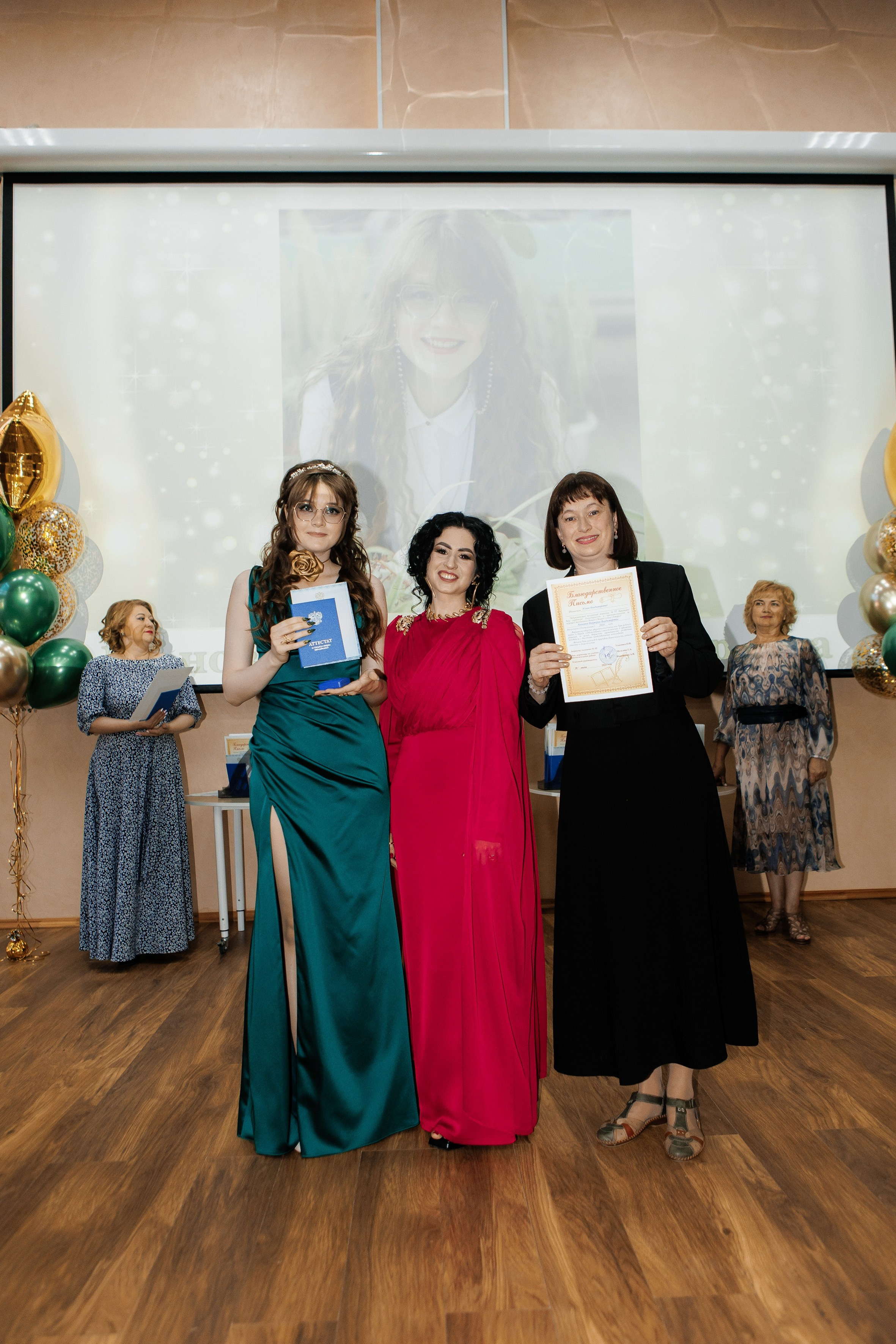 Выпускной Гимназия 12 2024 г. Свадебный и портретный Фотограф в Липецке Дмитрий Котюков