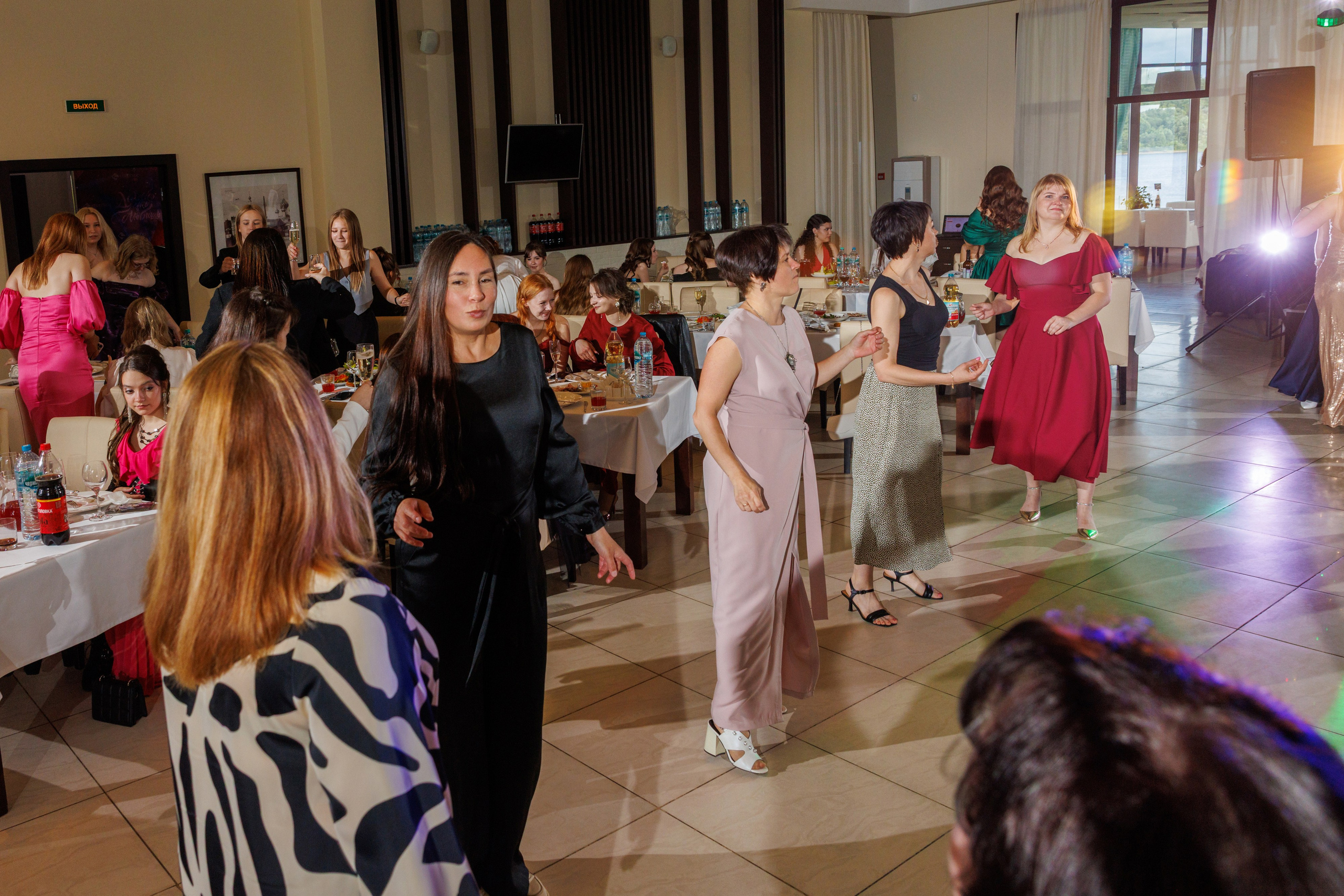 Выпускной 2025 Шк 10. Коммерческий фотограф Андрей Тремасов