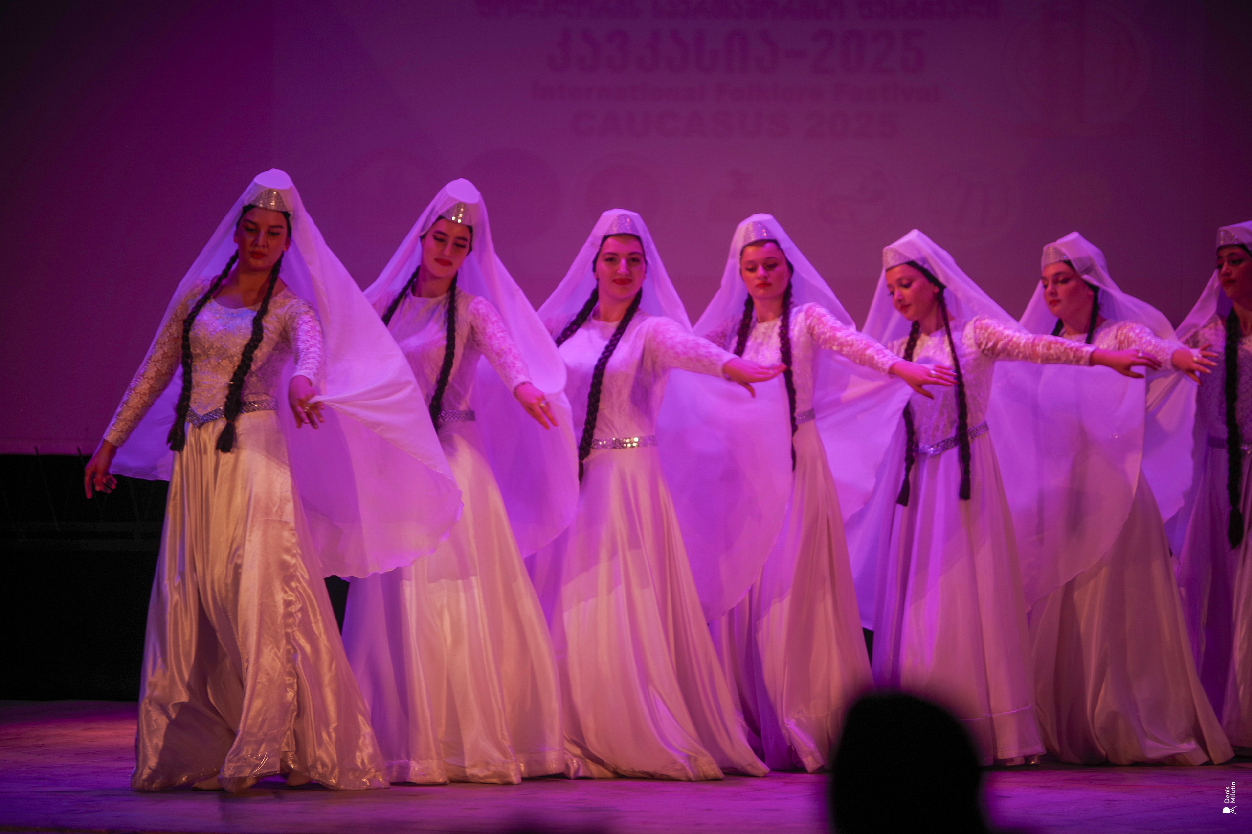 Танцы в прекрасном Они. Портретный фотограф Денис Милютин