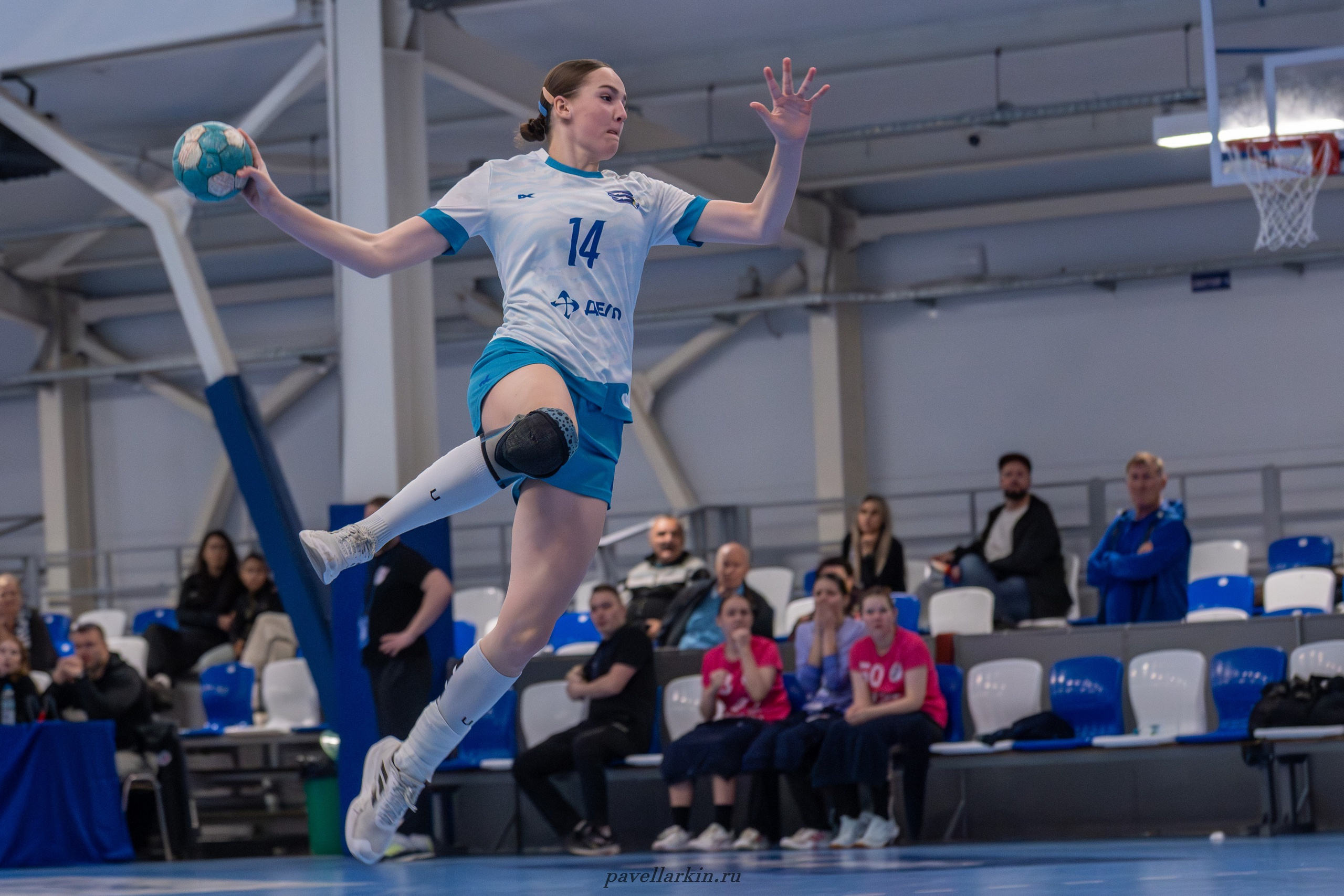 Гандбол. Черноморочка-2 — Университет-2. Спортивный фотограф, фотожурналист Павел Ларькин