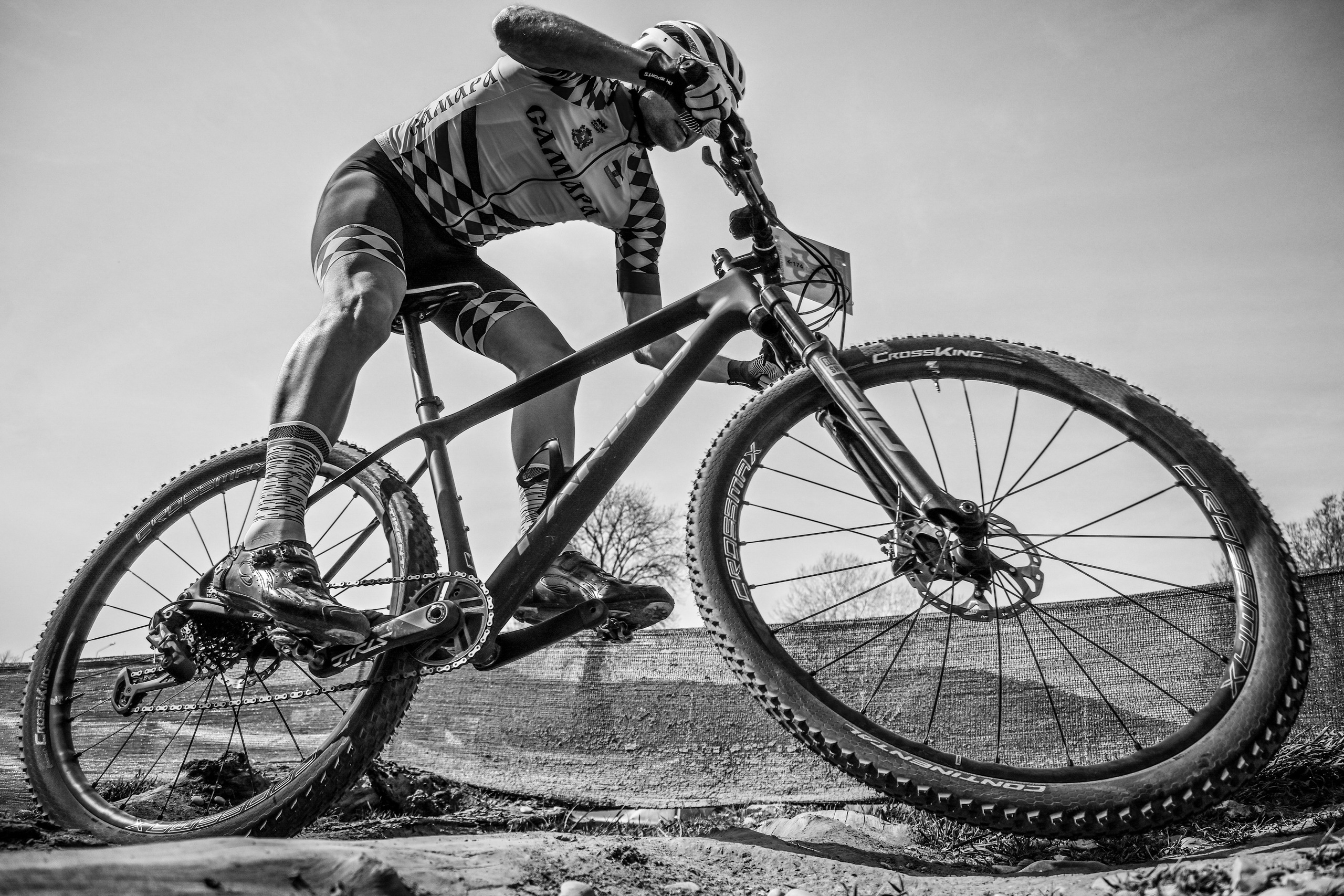 Маунтинбайк, кросс-кантри в Архипо-Осиповке 16 марта 2025. Спортивный фотограф, фотожурналист Павел Ларькин