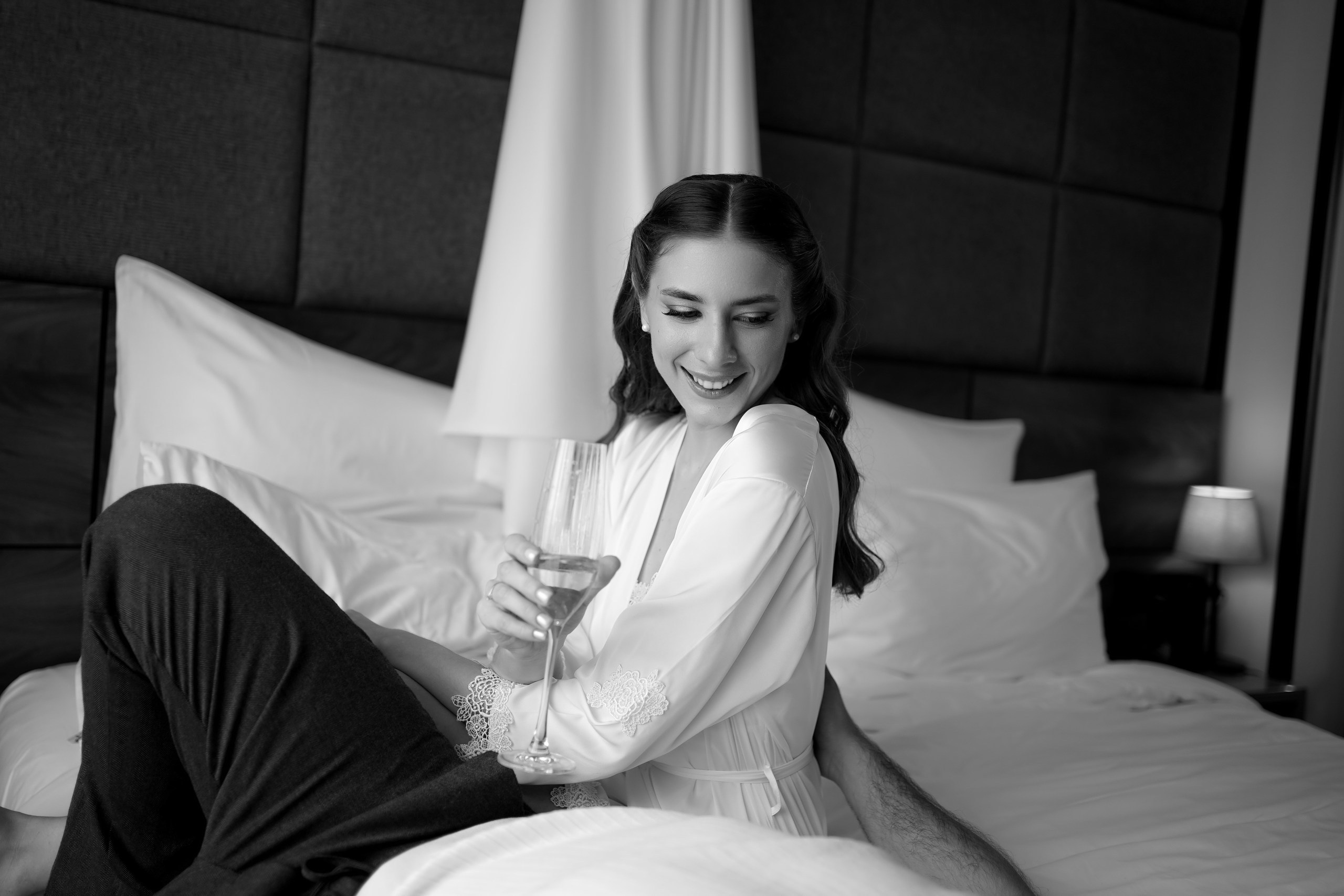 Виктория и Тарон в отеле Арка. Свадебный фотограф Ростов-на-Дону. Свадебный фотограф в Ростове-на-Дону. Таинство Крещения и Венчания, семейные фотосессии. Алёна Чёботова