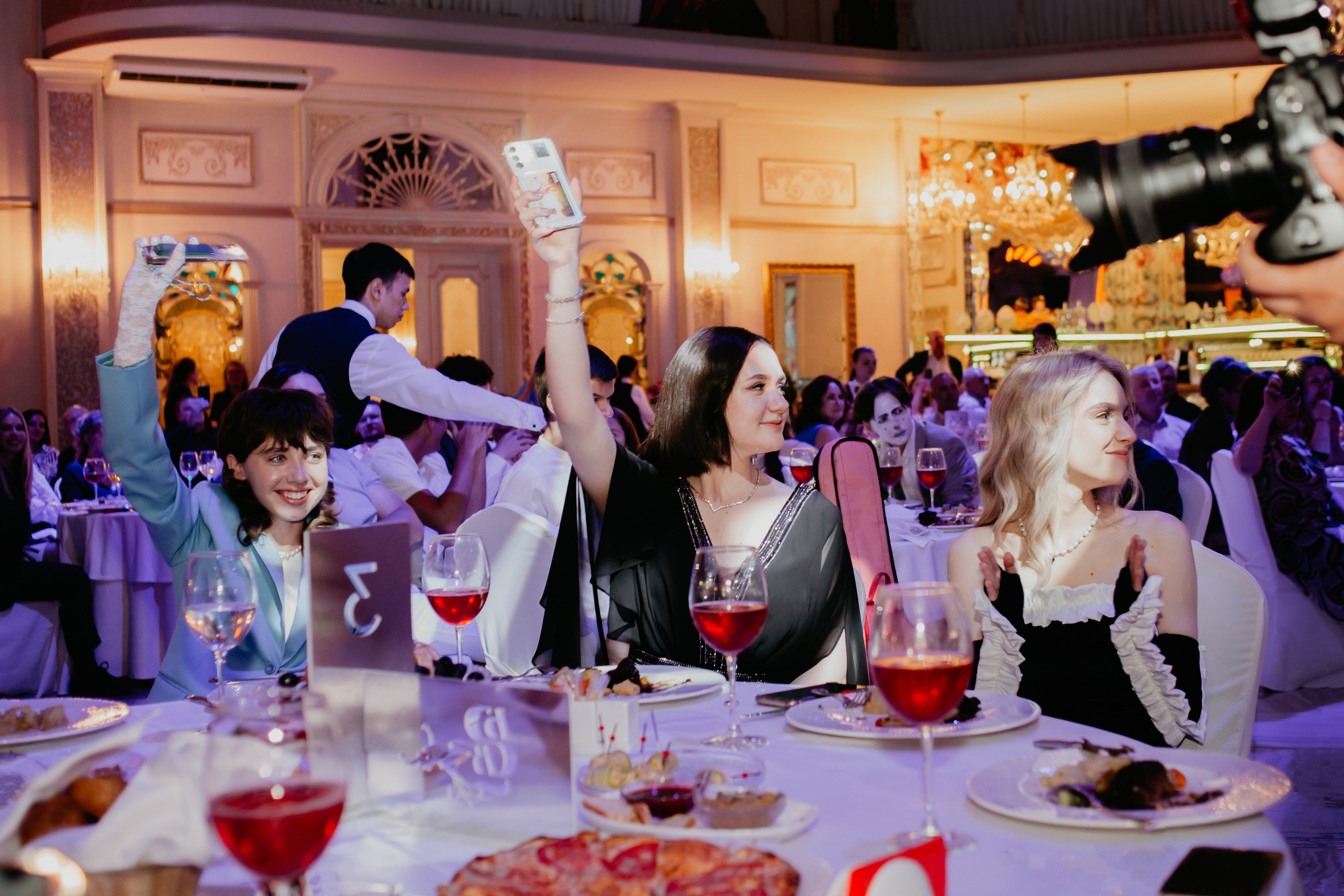 Выпускной. 11 лицей. Фотограф в Челябинске Ополихина Анна