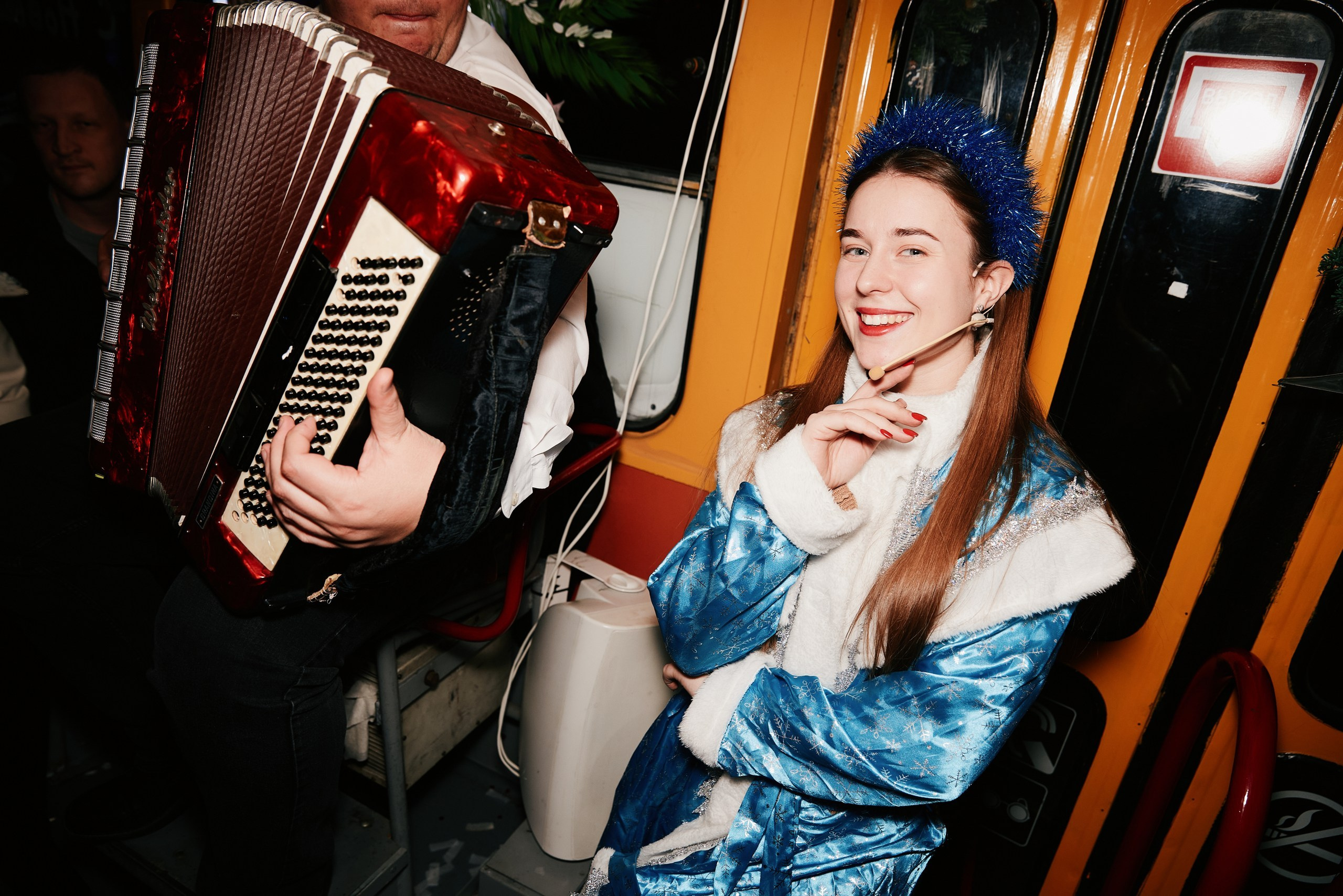 Новогодний трамвай 2026. Свадебный репортажный фотограф краснодар максим дремов дрёмов фотосессия студия цена