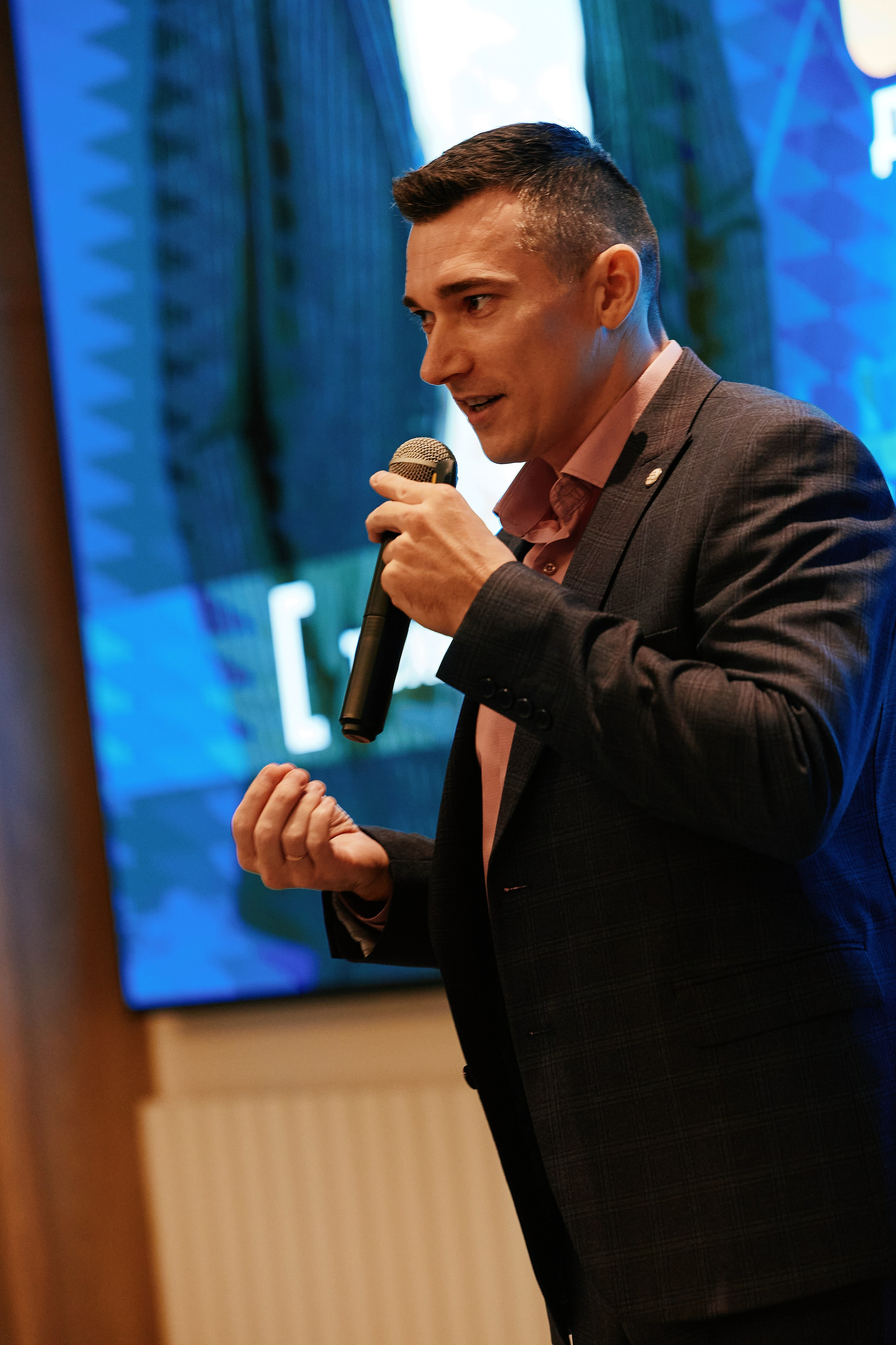 Современная женщина в Hilton 26.10. Свадебный репортажный фотограф краснодар максим дремов дрёмов фотосессия студия цена