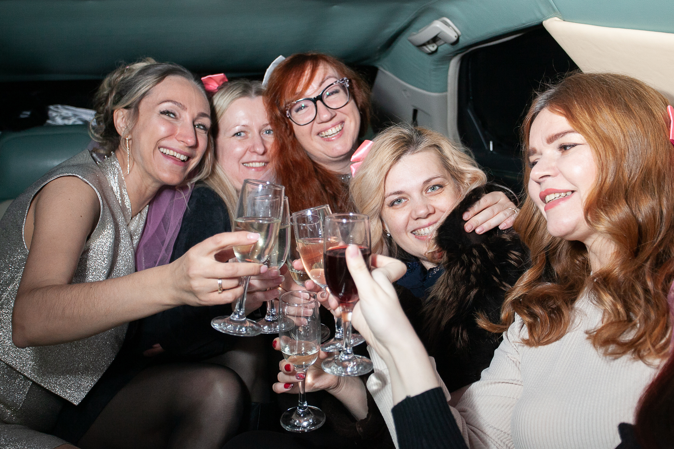 Девишник | анонс