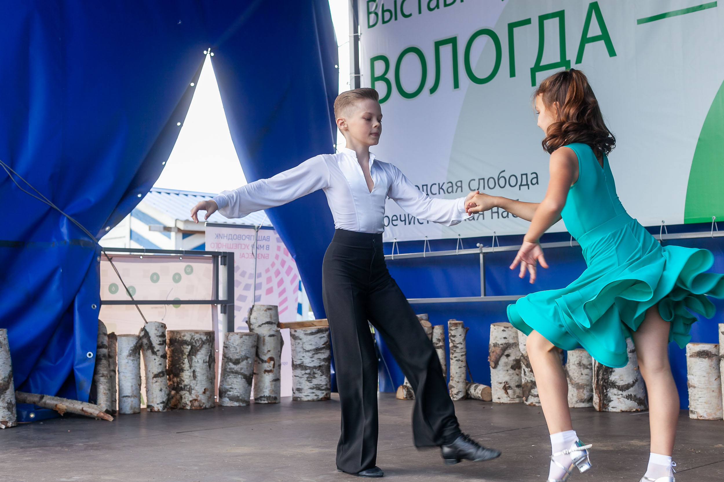 Фоторепортаж городской выставки услуг дополнительного образования «Вол