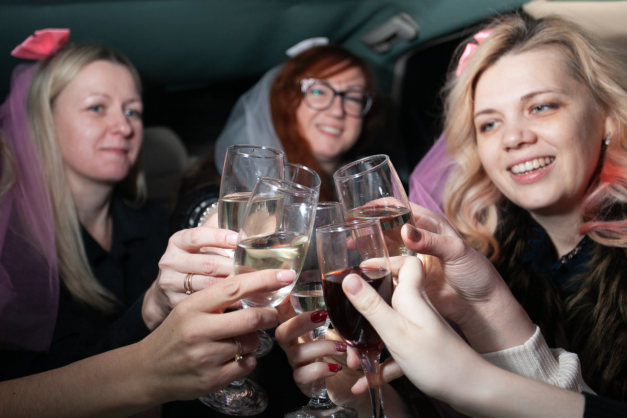 Девишник | анонс