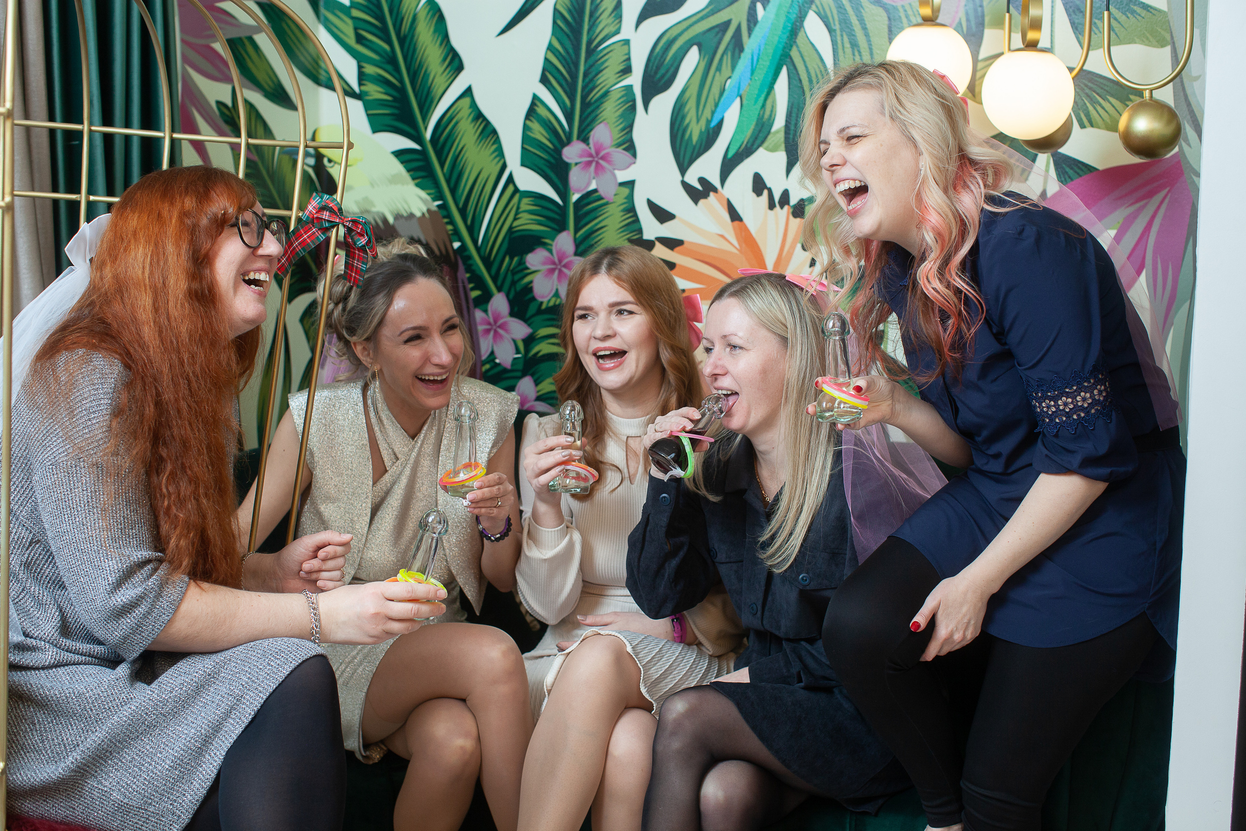 Девишник | анонс