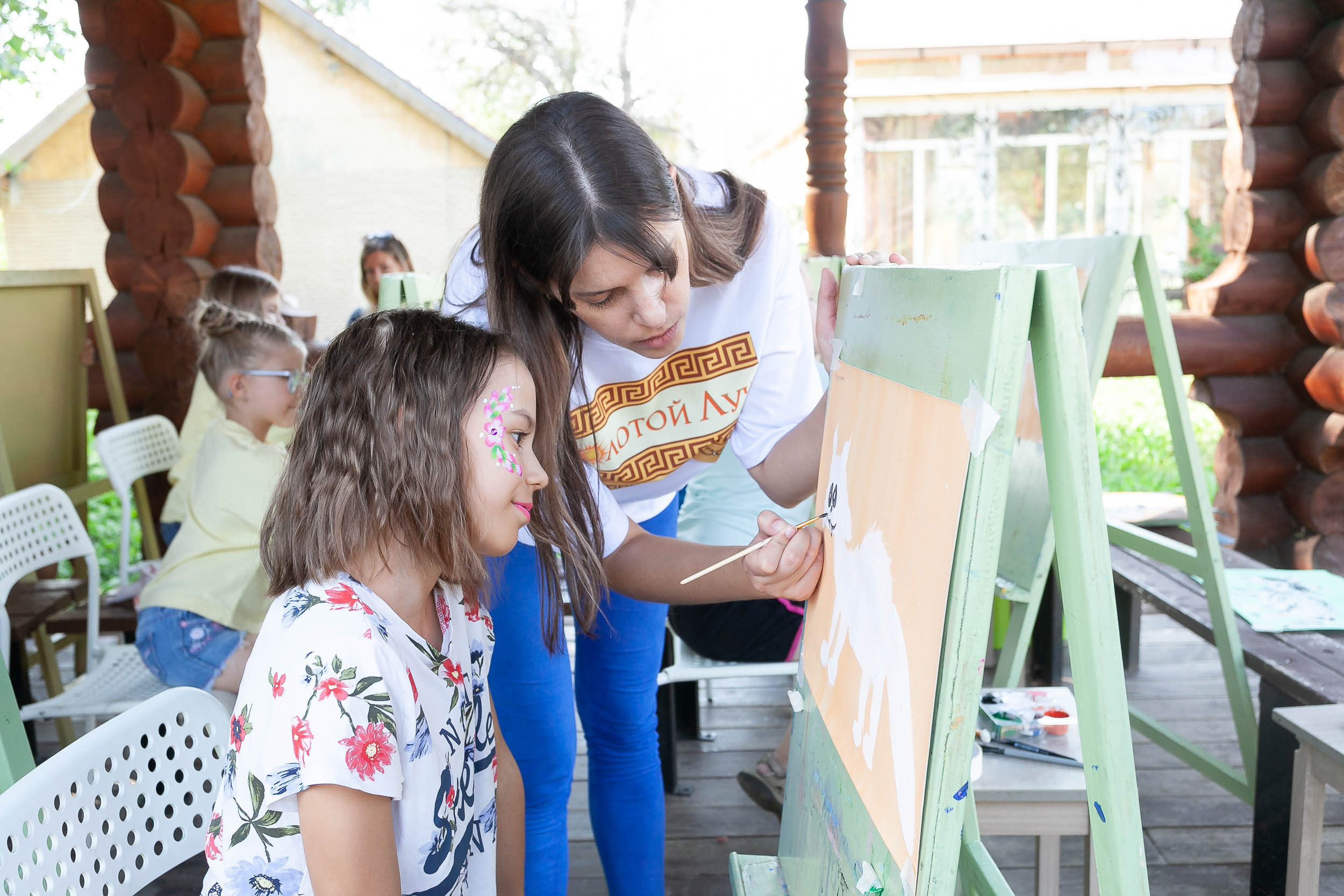 Фоторепортаж городской выставки услуг дополнительного образования «Вол