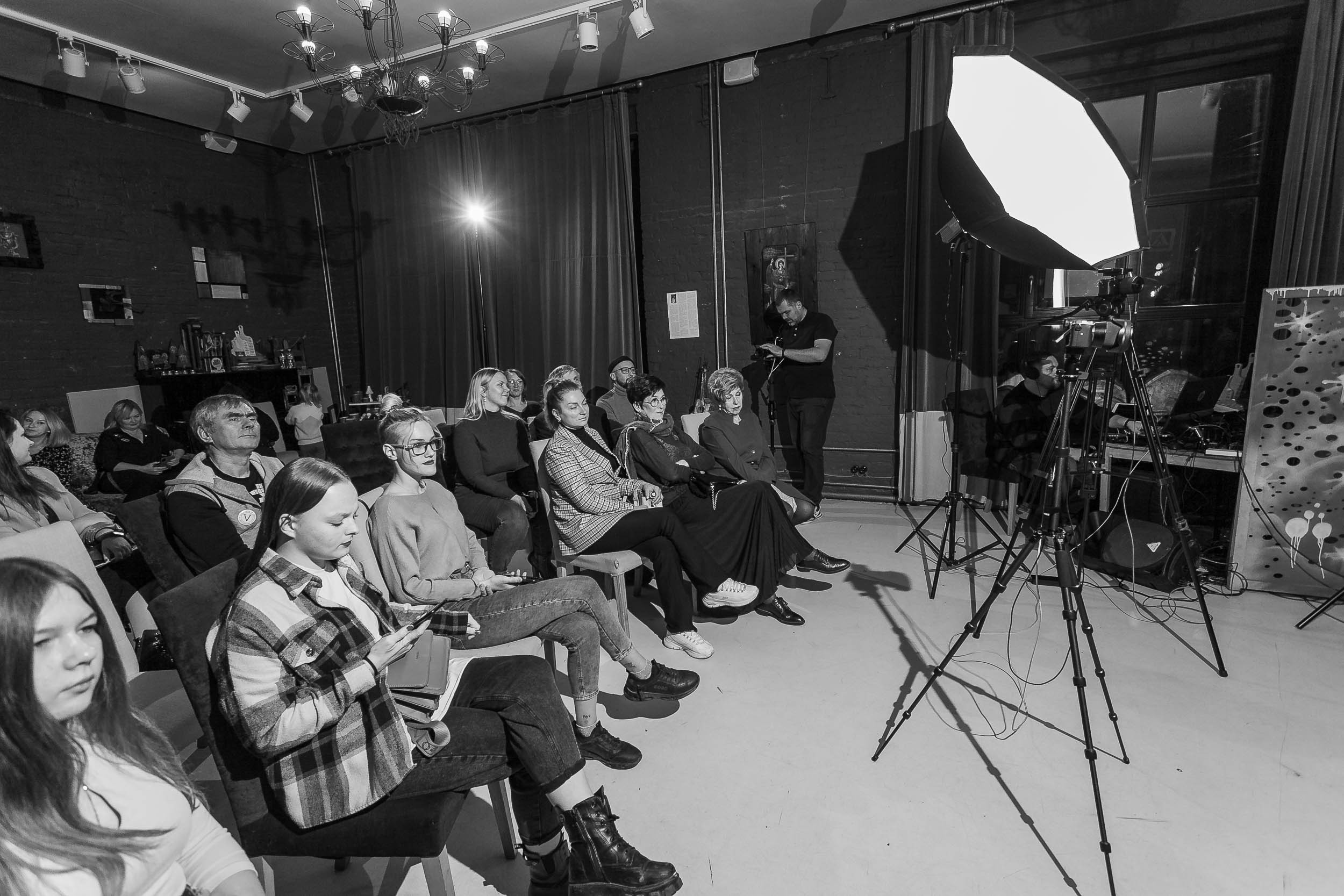 Фоторепортаж проекта «Остаться нельзя уехать». Встреча № 1