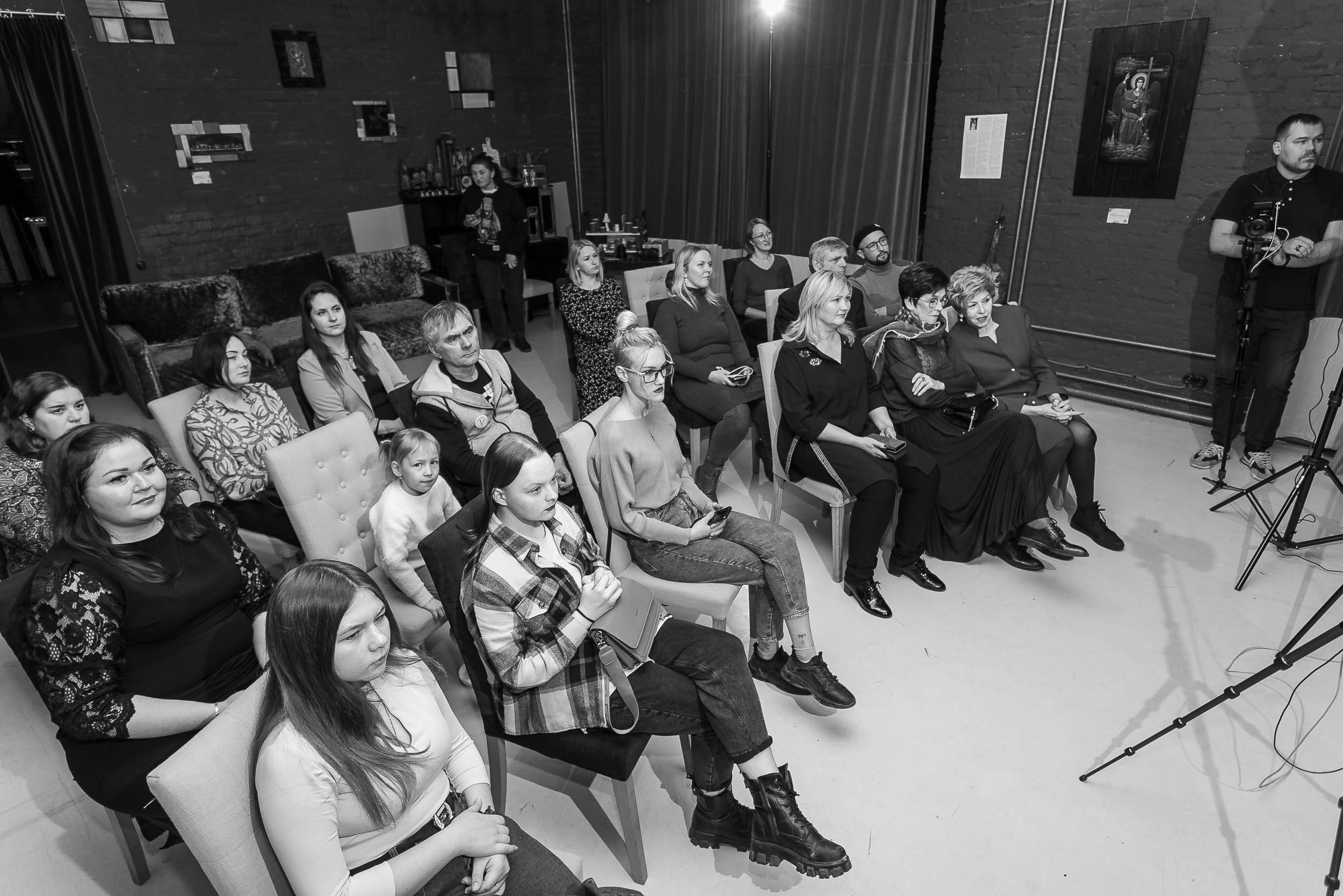 Фоторепортаж проекта «Остаться нельзя уехать». Встреча № 1