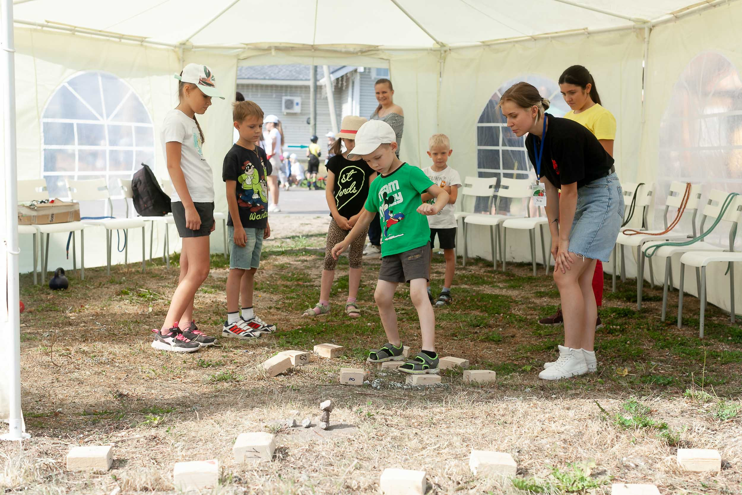 Фоторепортаж городской выставки услуг дополнительного образования «Вол