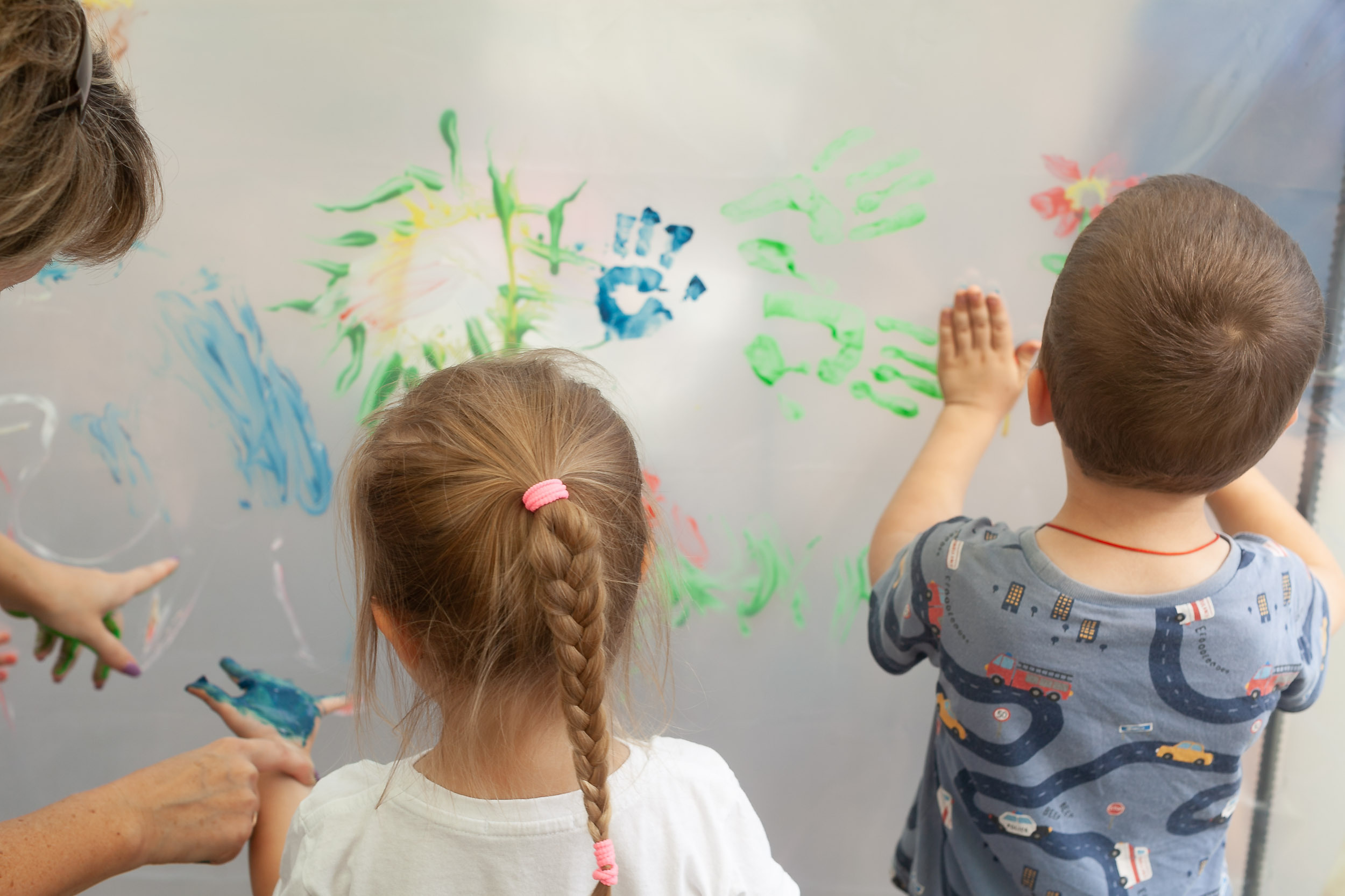 Фоторепортаж городской выставки услуг дополнительного образования «Вол