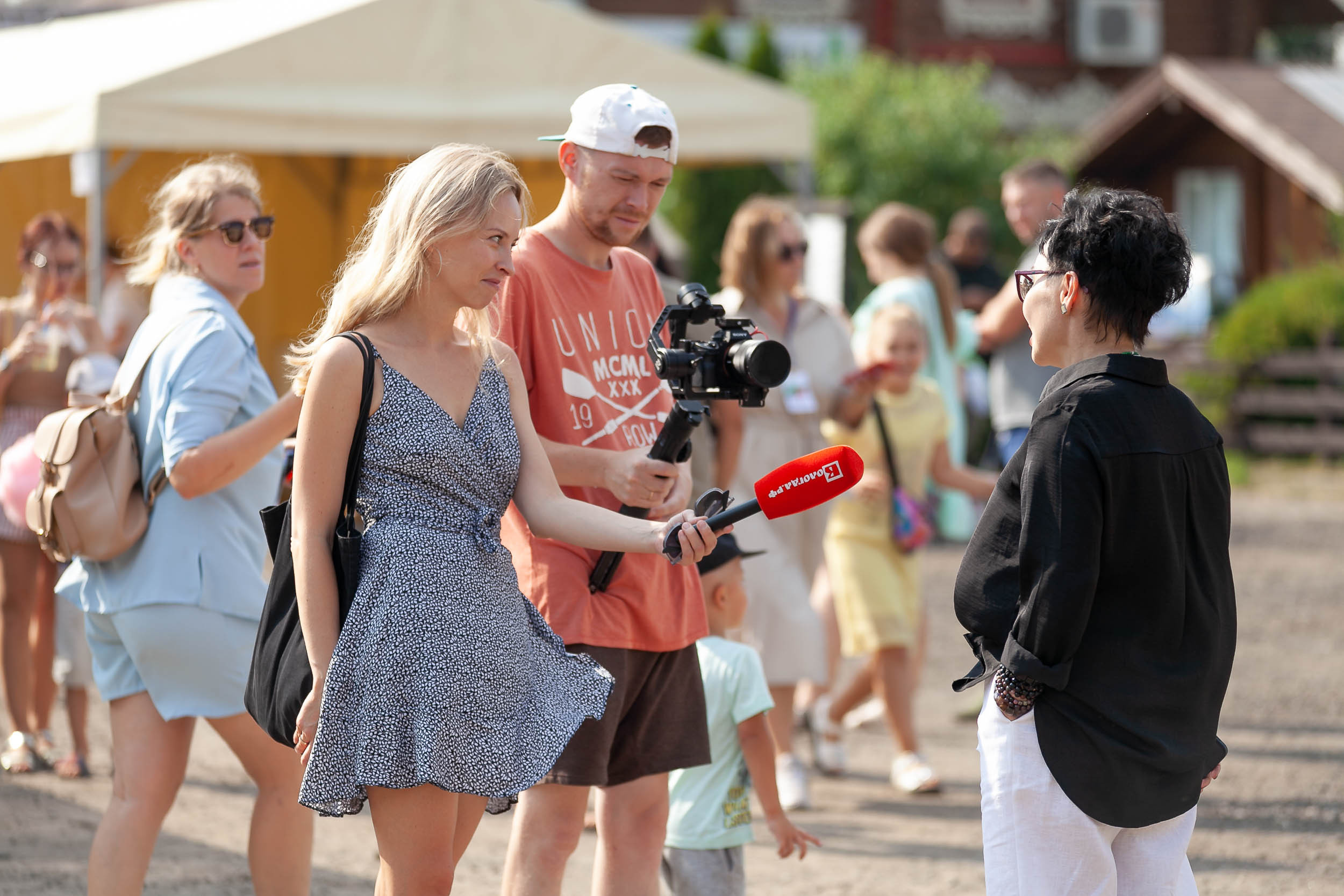 Фоторепортаж городской выставки услуг дополнительного образования «Вол