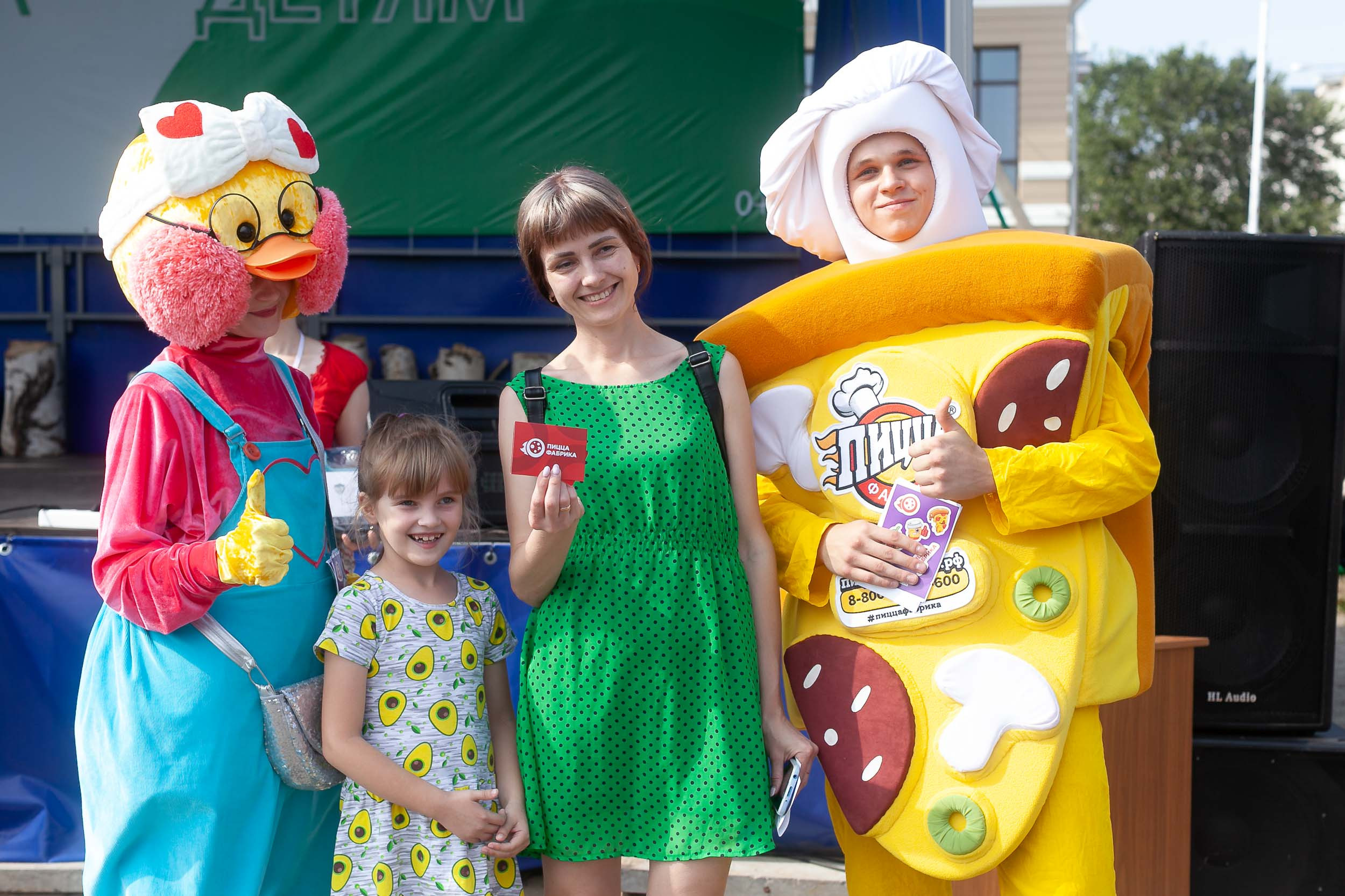 Фоторепортаж городской выставки услуг дополнительного образования «Вол
