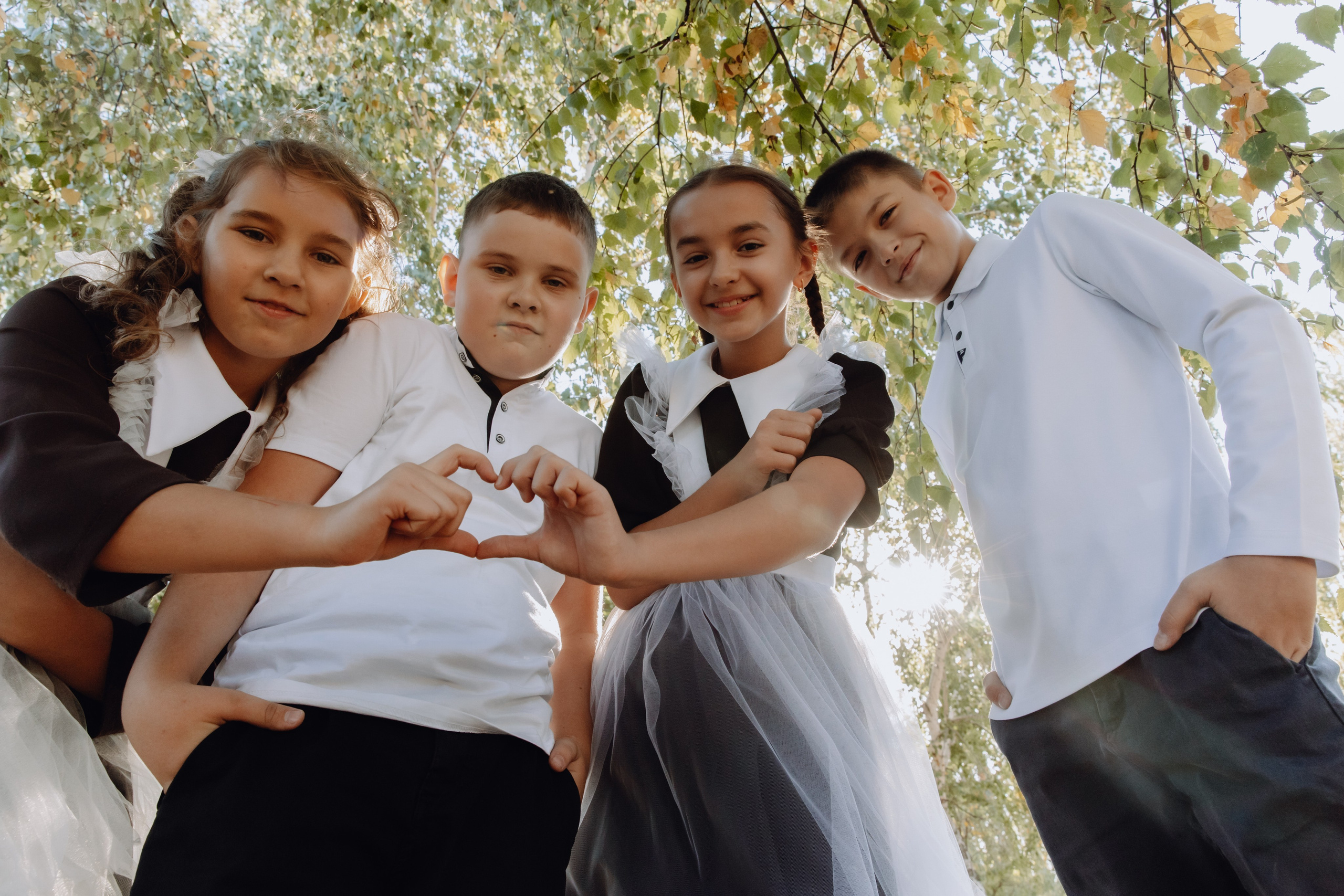 Школьные альбомы в Чернянке. Фотограф Максим Никонов