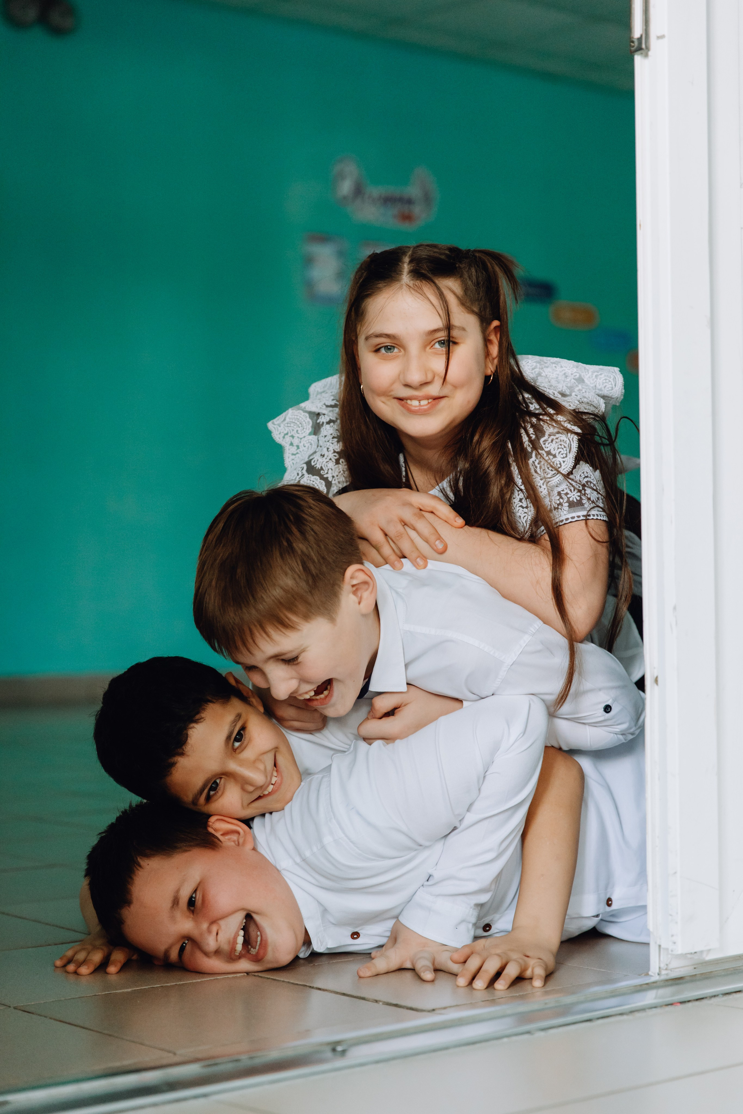 Школьные альбомы в Чернянке. Фотограф Максим Никонов