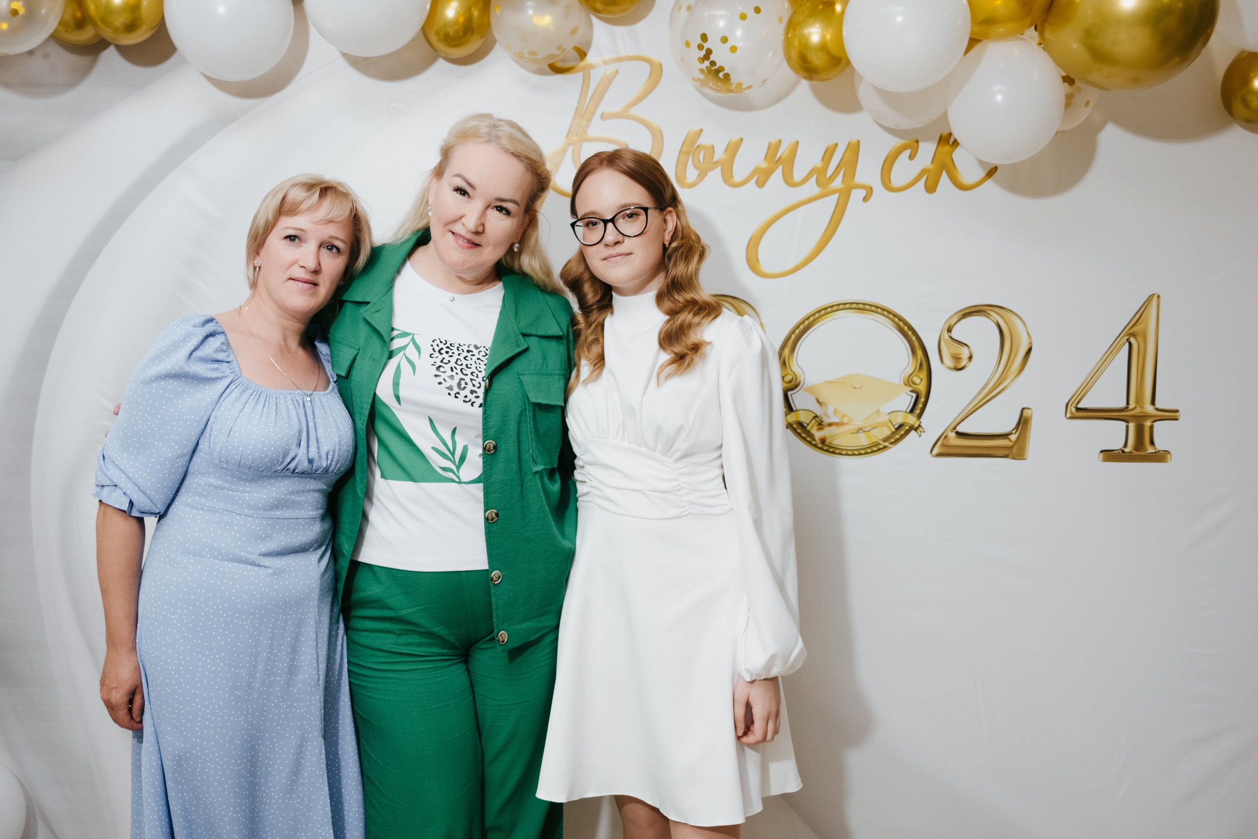 Выпускной 11 класс школы № 30. Свадебный и репортажной фотограф Денис Ожигин в Краснодаре и Краснодарском крае