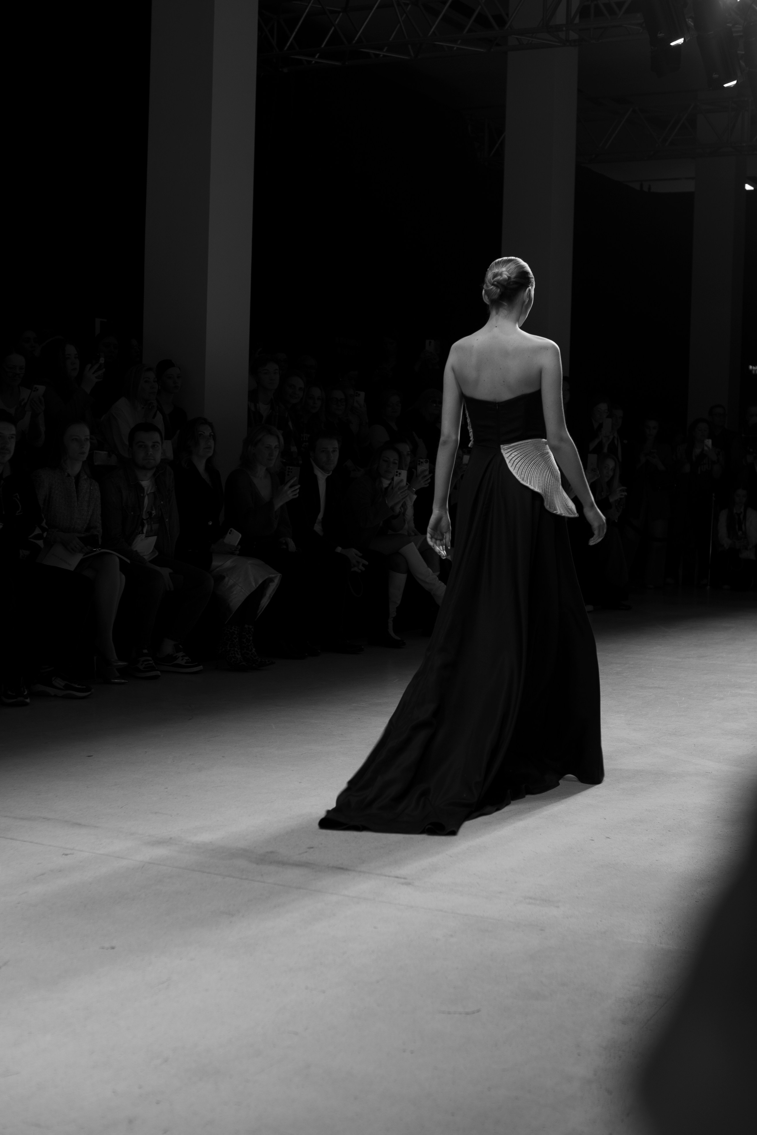 Fashion Week 2025. Свадебный фотограф в Москве Кристина Чехова