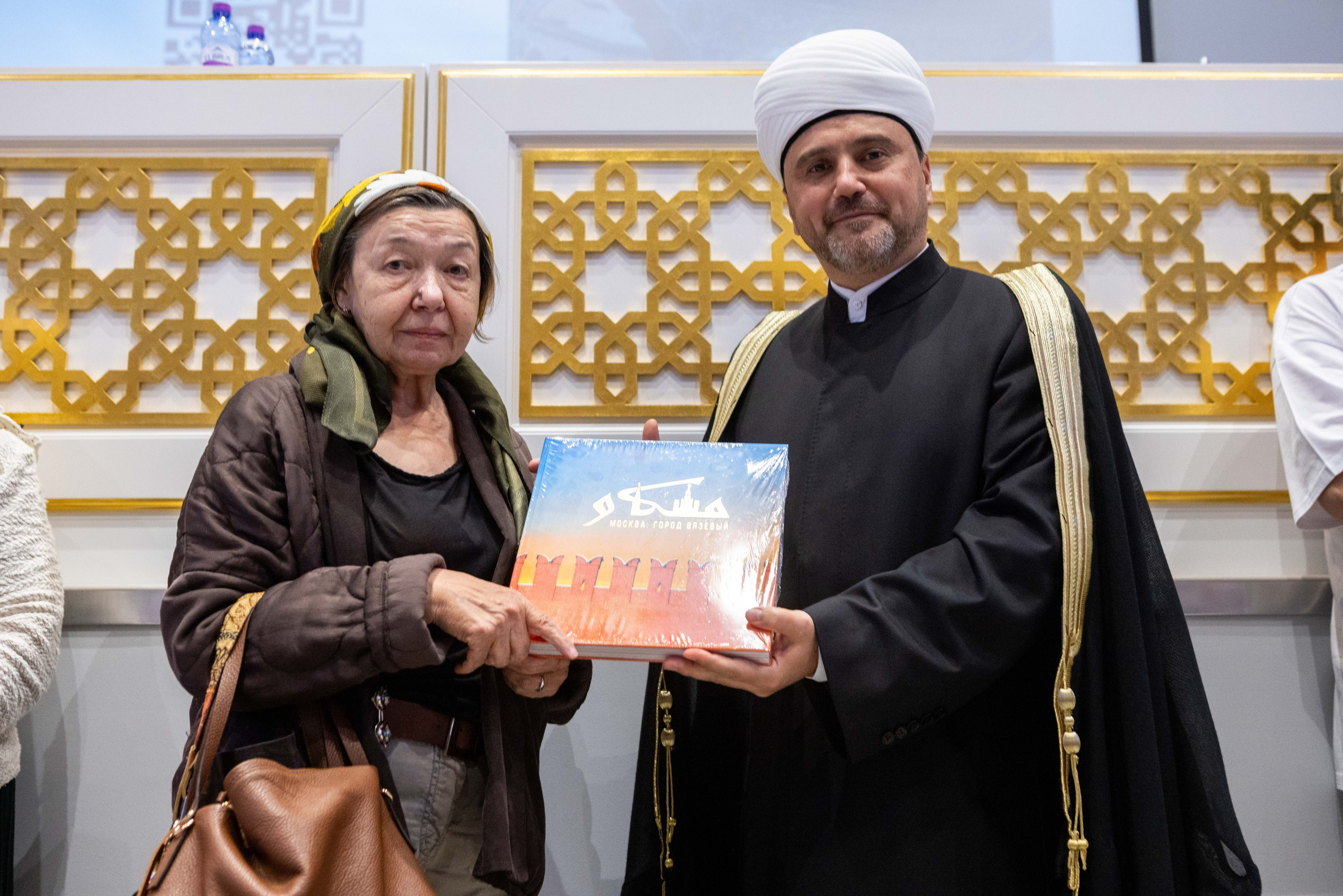 Репортаж с презентации книги — «Москва: город вязевый». Рекламный, предметный, репортажный, семейный фотограф и художник в Москве