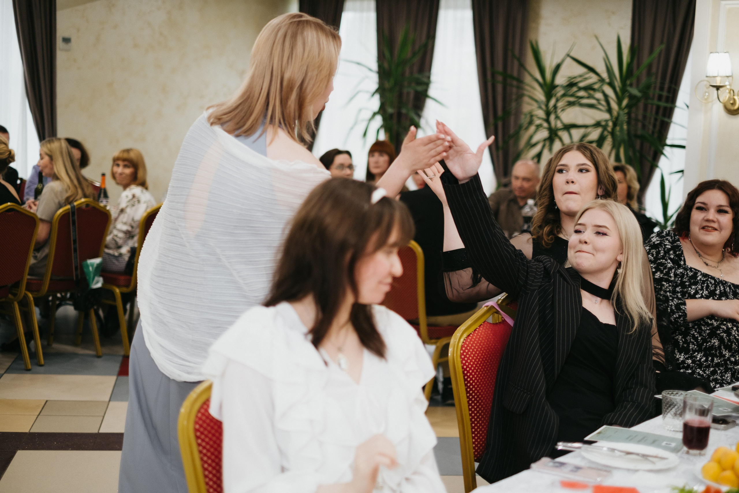 Выпускной 11 класс школы № 30. Свадебный и репортажной фотограф Денис Ожигин в Краснодаре и Краснодарском крае