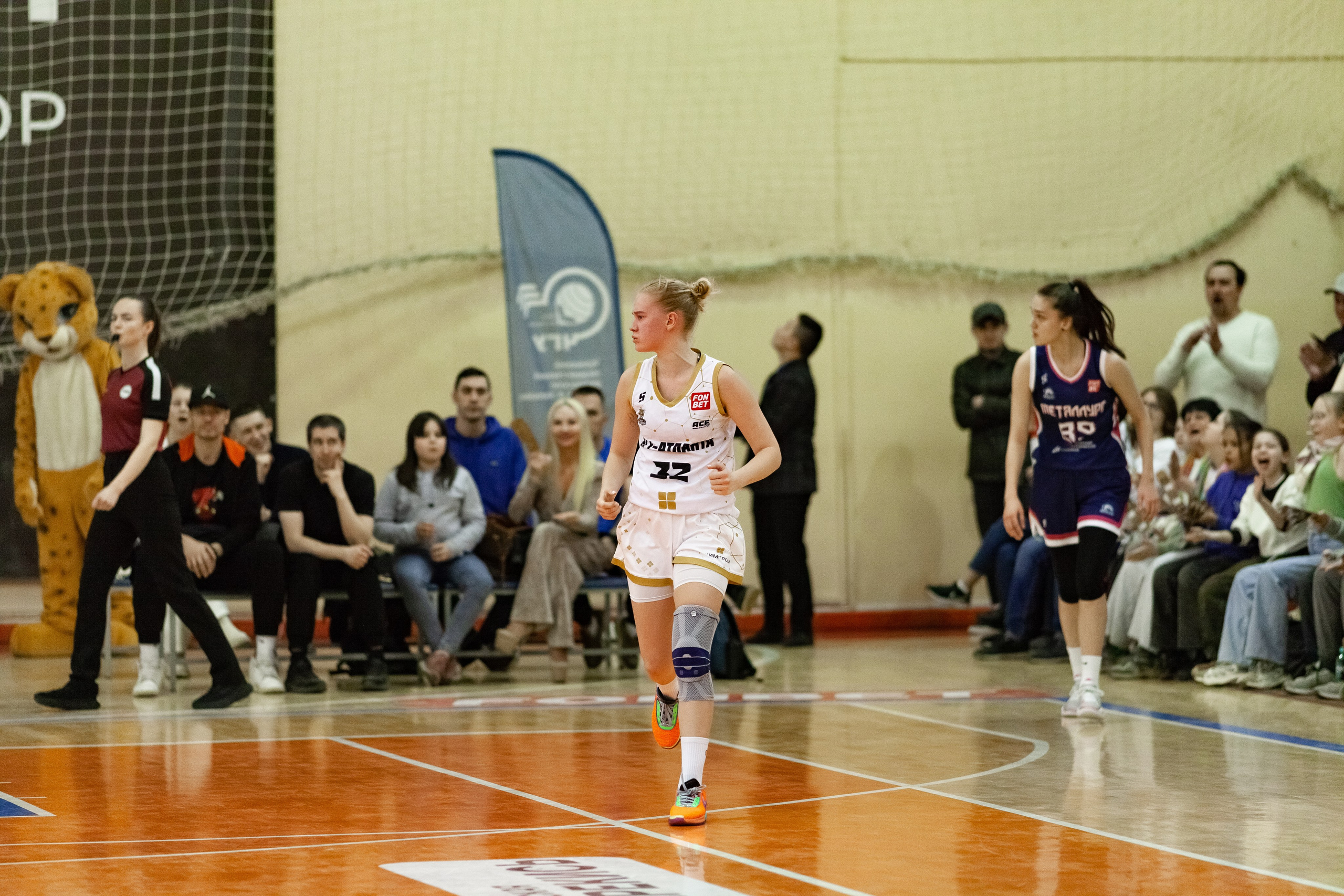 ЧГУ-Атланта — Металлург. Фотография