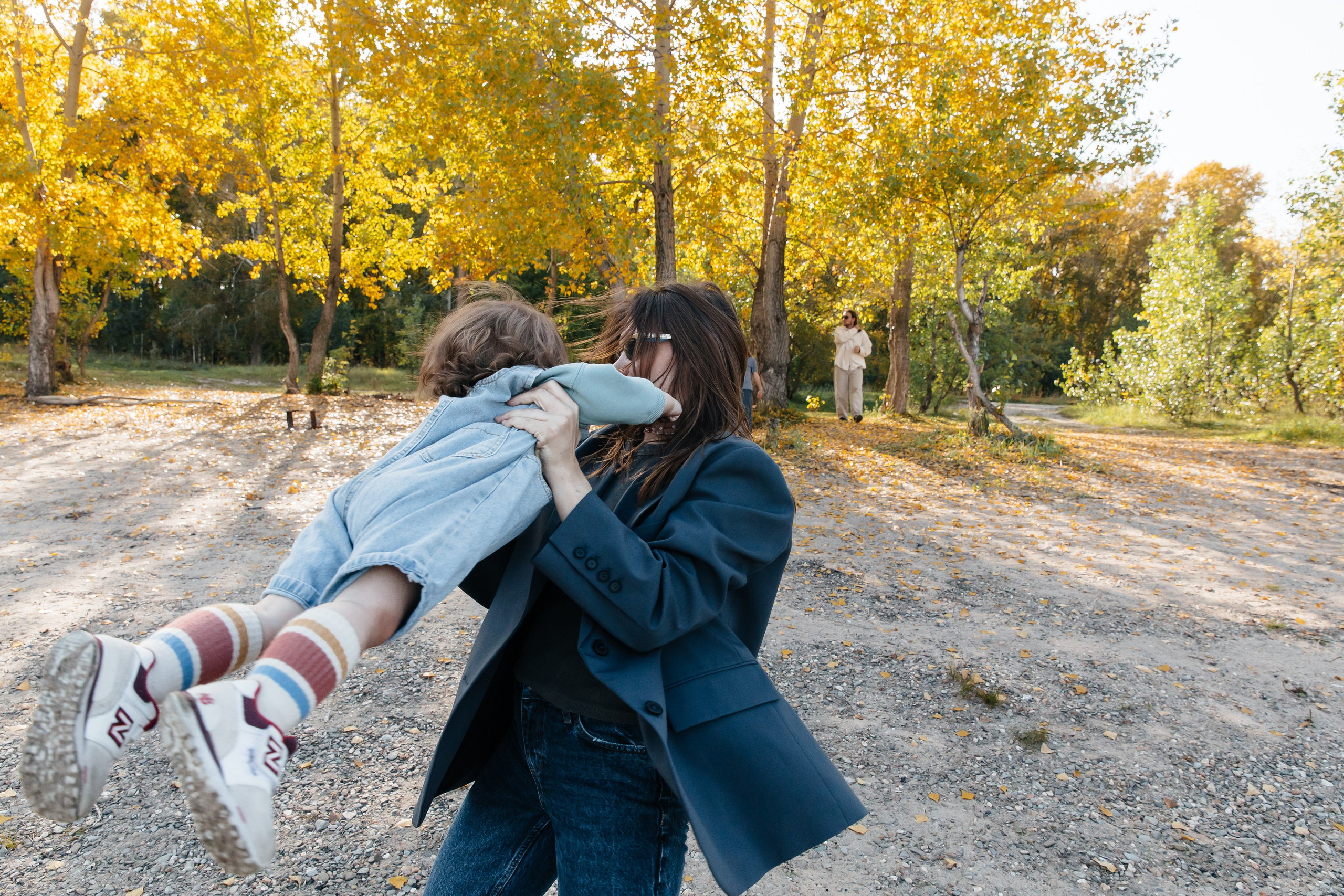 Выманивает из квартир природа нас на выходные. Осенний лес — особый мир. Ведут тропинки потайные…. Душевный фотограф Ваших самых ярких событий Марина Погребняк