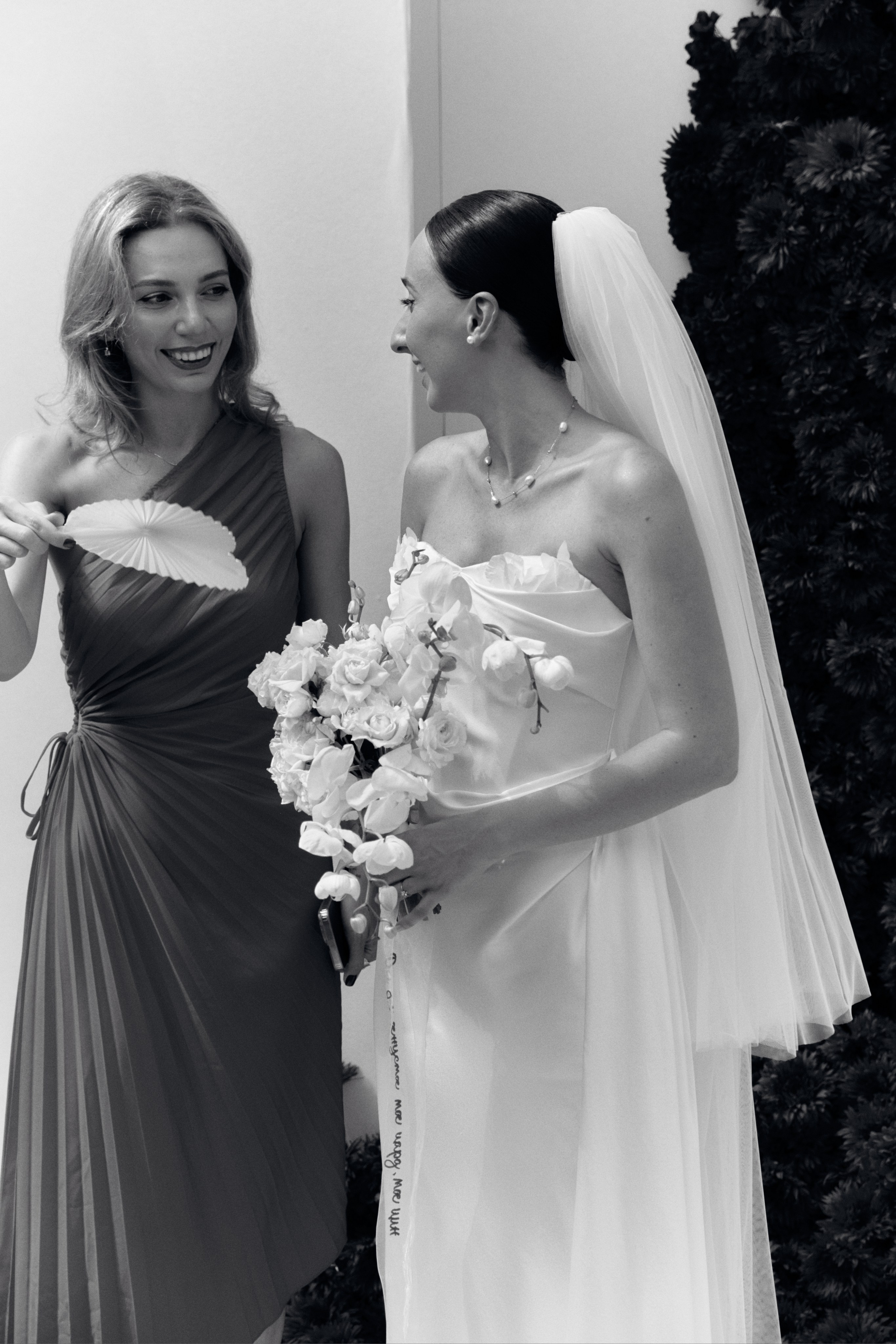 Мега и Зарема. Фотограф ALINA DZHIDZALOVA