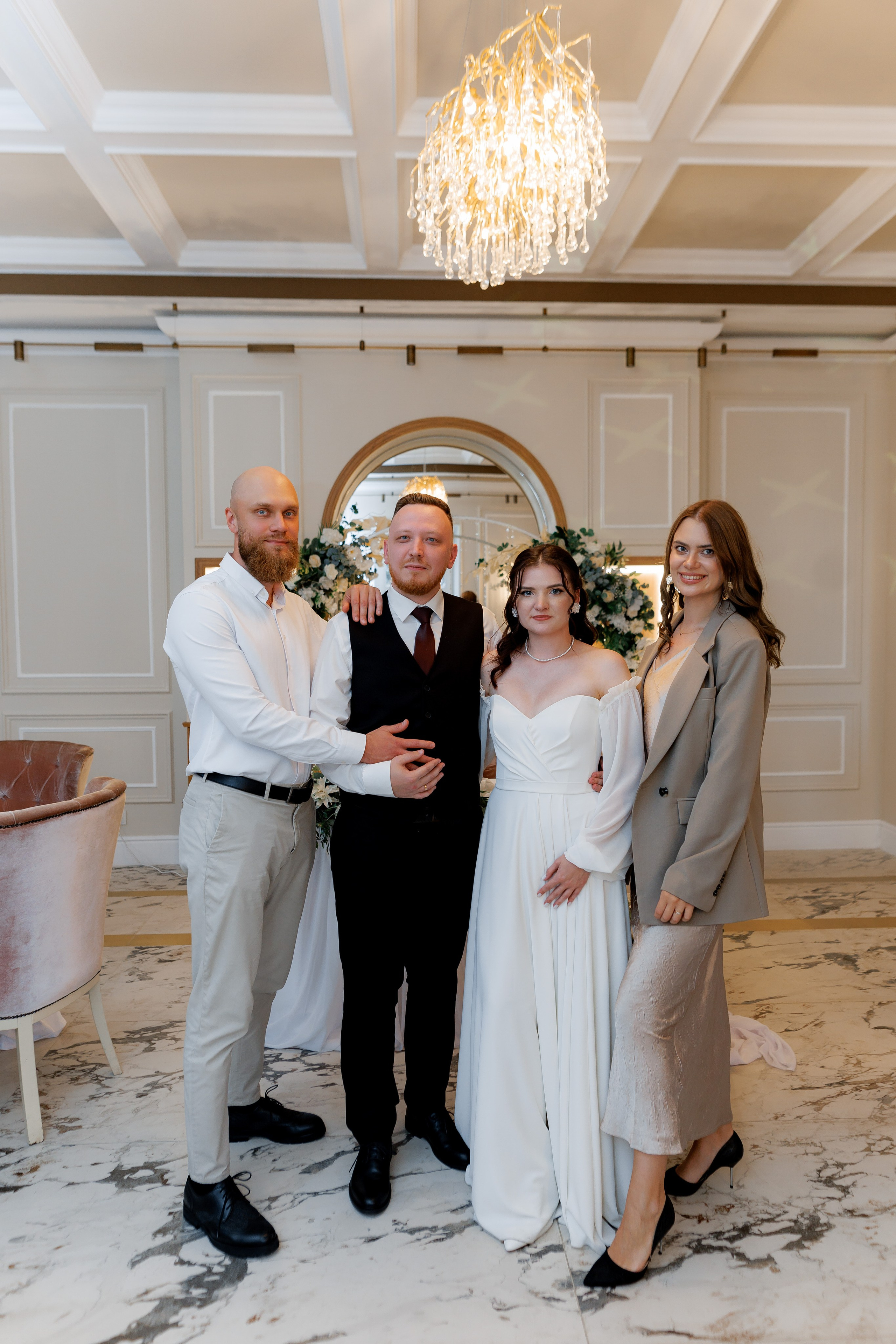 Свадебный банкет Полины и Ильи: волшебство в «Музыке и Времени». Свадебный фотограф Михаил Александров