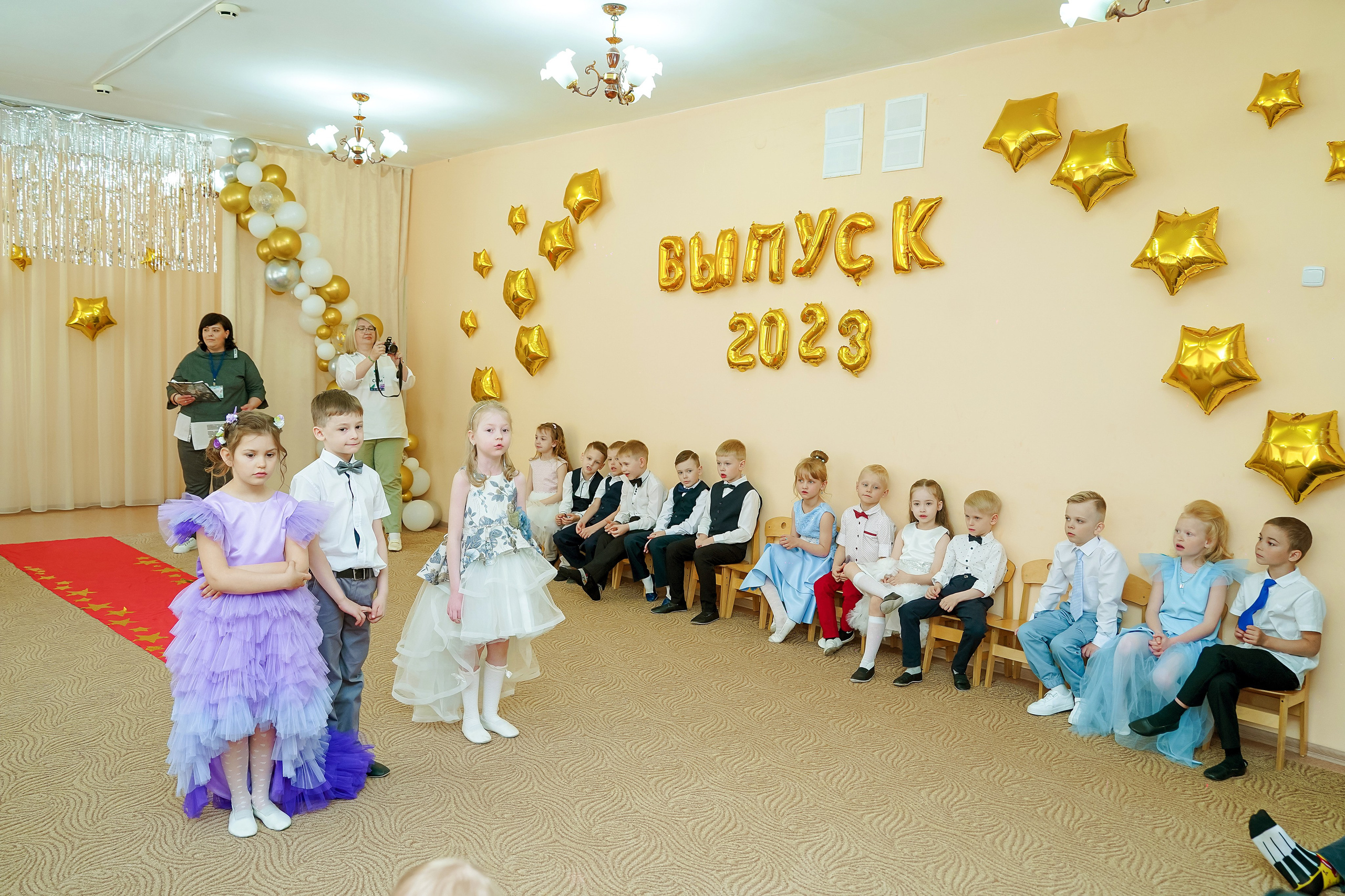 Фотосъемка видеосъёмка фотограф видеооператор новогодних утренников  в. Фотограф, видеооператор Нина Коршунова