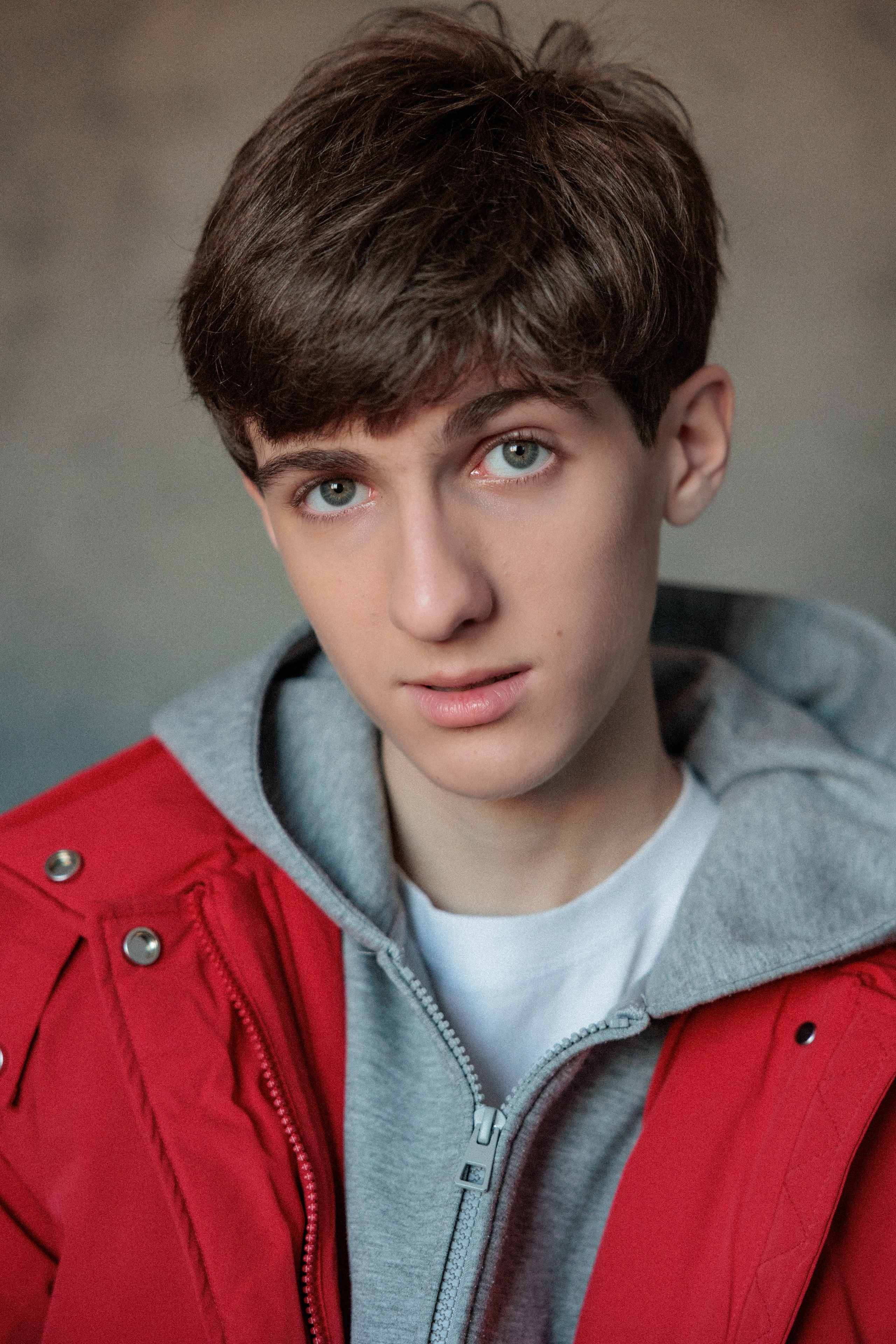 АРТЁМ. Я фотограф из Москвы к Вашим услугам