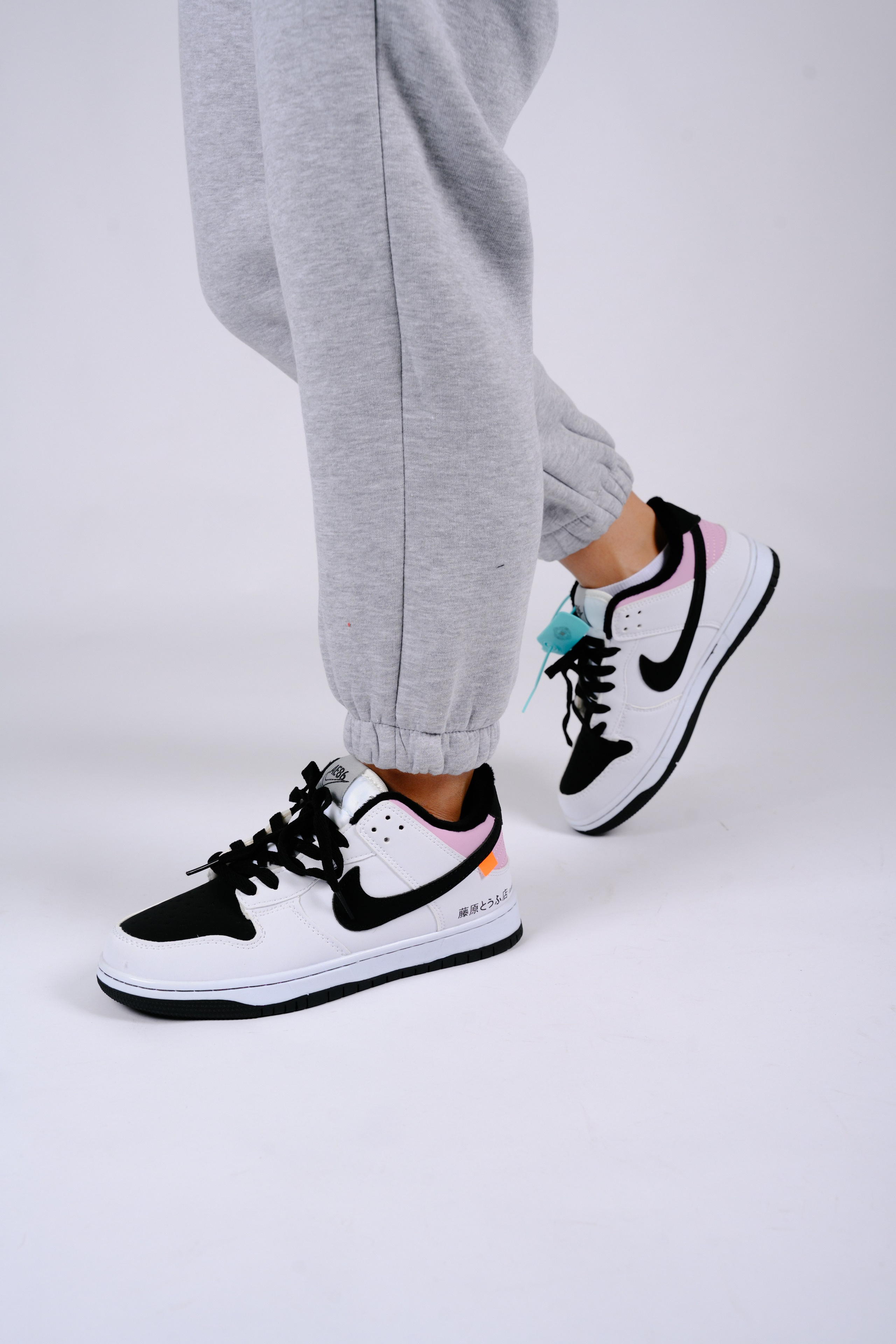 Кроссовки для wb. Фотограф в Красноярске