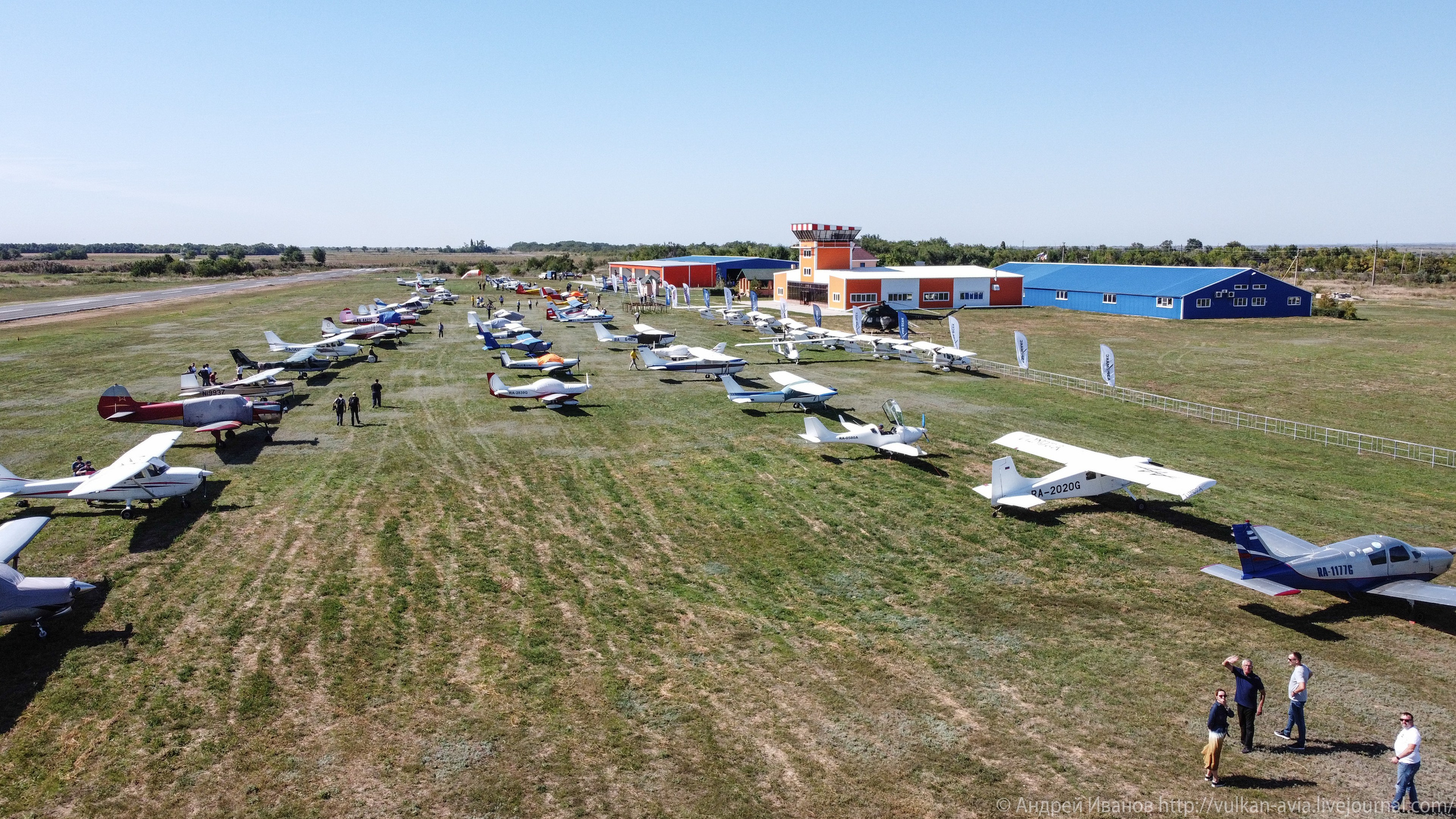 Волгодонск аэр. Потапов слёт «Небо для всех» (2021 г.). Фотоальбом показывающий увлекательный мир авиации и мир медведей Андрея Иванова