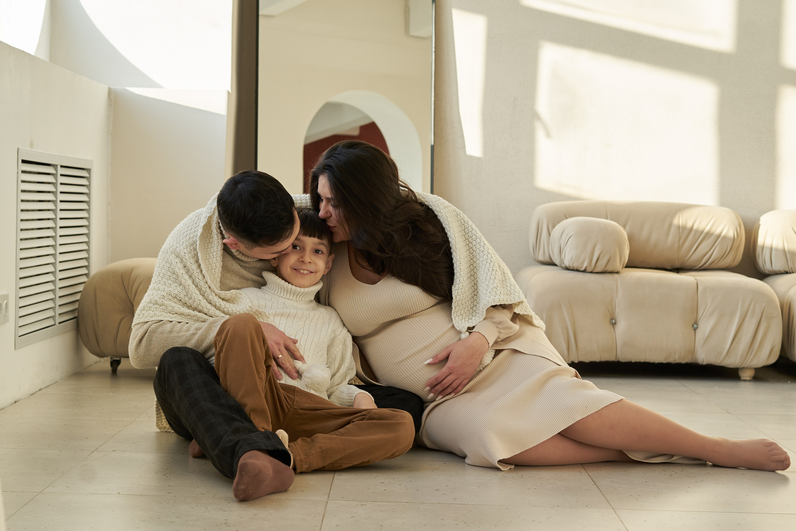 Семейная фотосессия в студии. Фотограф Екатеринбург Кокшарова Александра