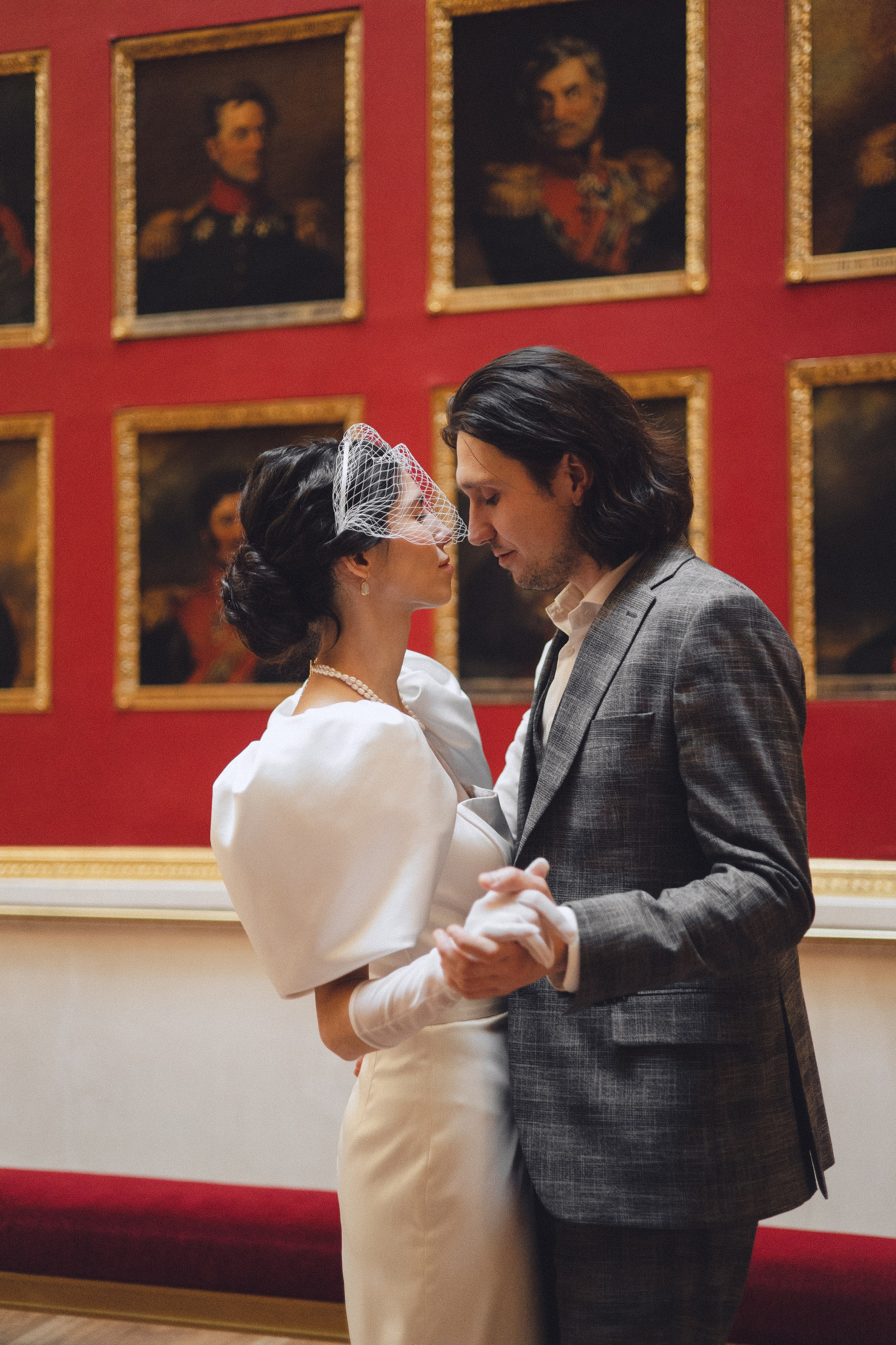 Свадебная съемка в Эрмитаже. Фотограф в Санкт-Петербурге Осокина Елизавета