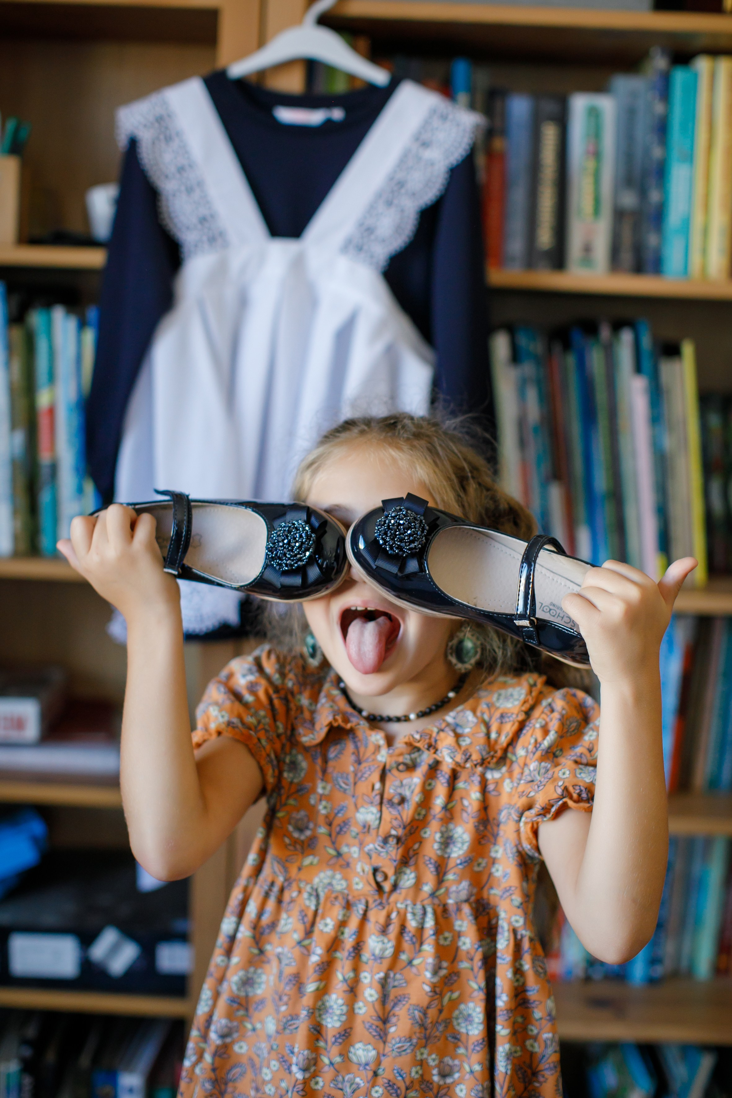 Первоклашка. Как Нюсю в школу провожали. Школьные альбомы, Семейные съемки, Портреты, Фотограф Елена Кузнецова