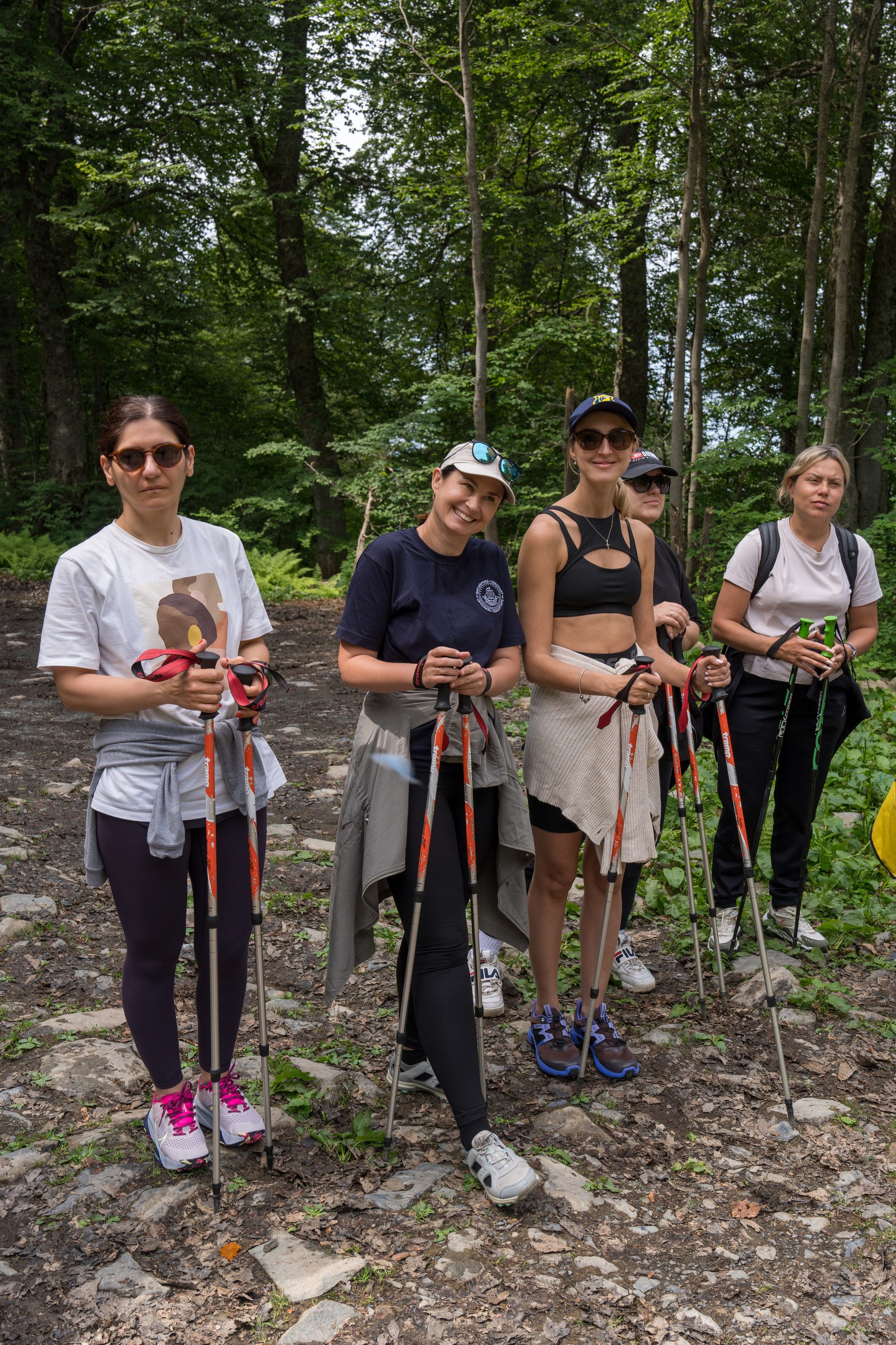 MICE мероприятие для компании «Доставка морем»: хайкинг к Ачипсинским водопадам. Репортажный фотограф в Красной Поляне и Сочи Павлюченко Екатерина